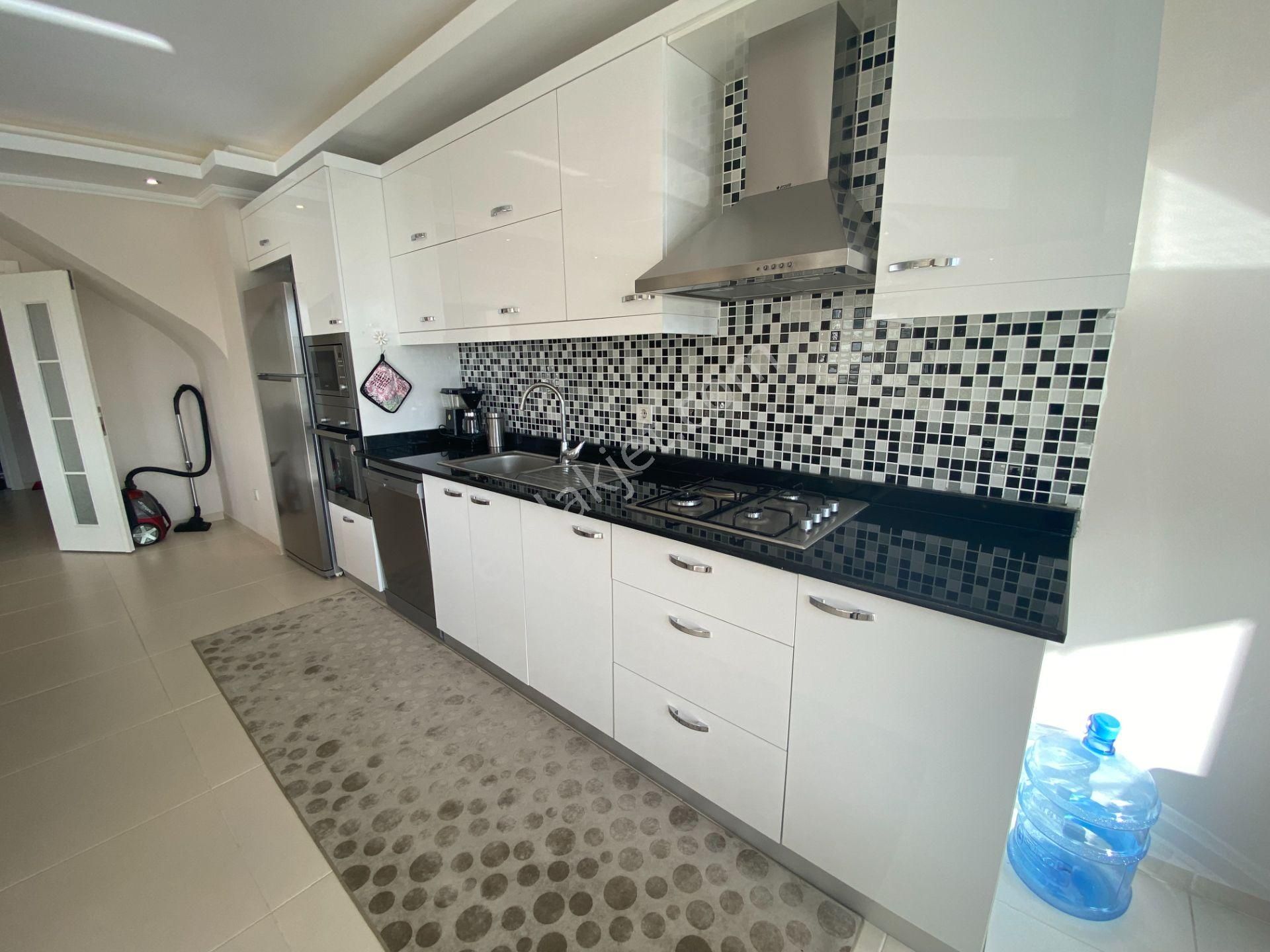 Alanya Tosmur'da Site İçi Eşyalı Satılık 4+1 Dubleks Daire - Görsel 5