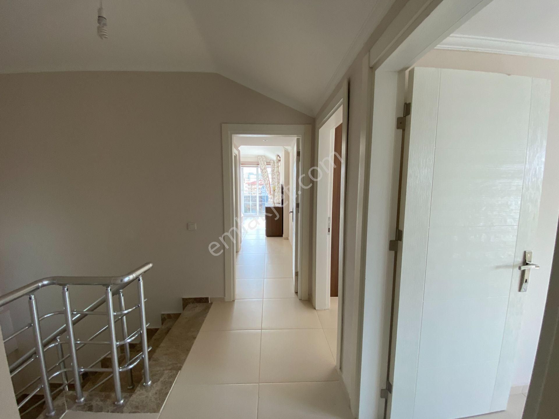 Alanya Tosmur'da Site İçi Eşyalı Satılık 4+1 Dubleks Daire - Görsel 13