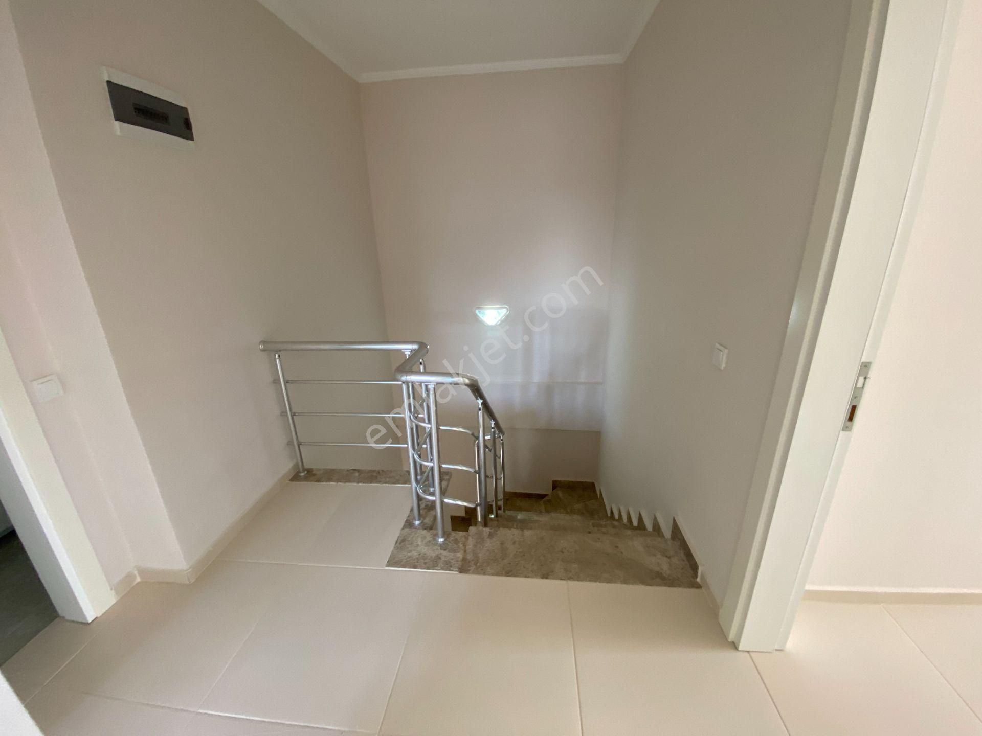 Alanya Tosmur'da Site İçi Eşyalı Satılık 4+1 Dubleks Daire - Görsel 29