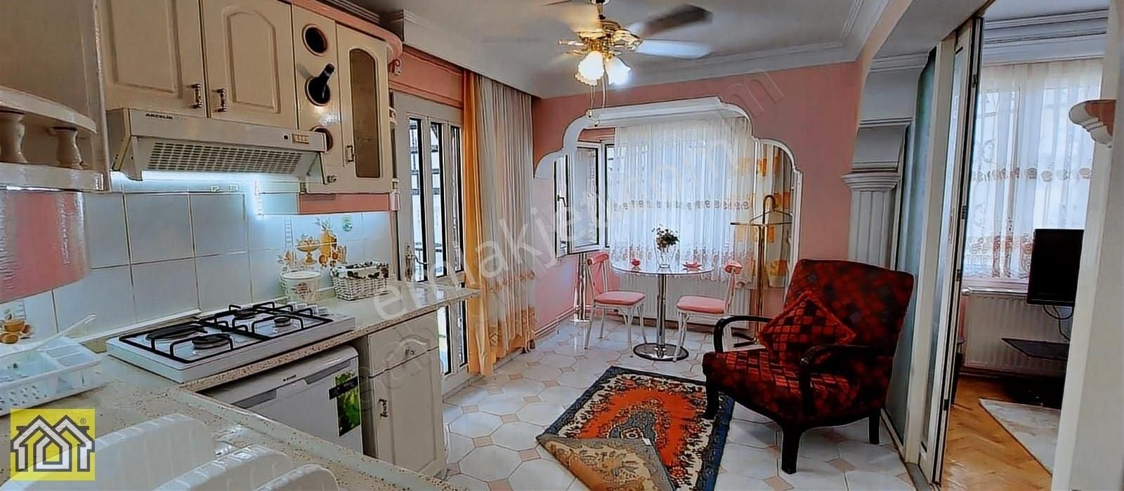 Balçova Korutürk Kiralık Daire EKONOMİ ÜNV.YAKIN EŞYALI 1+1 DAİRE