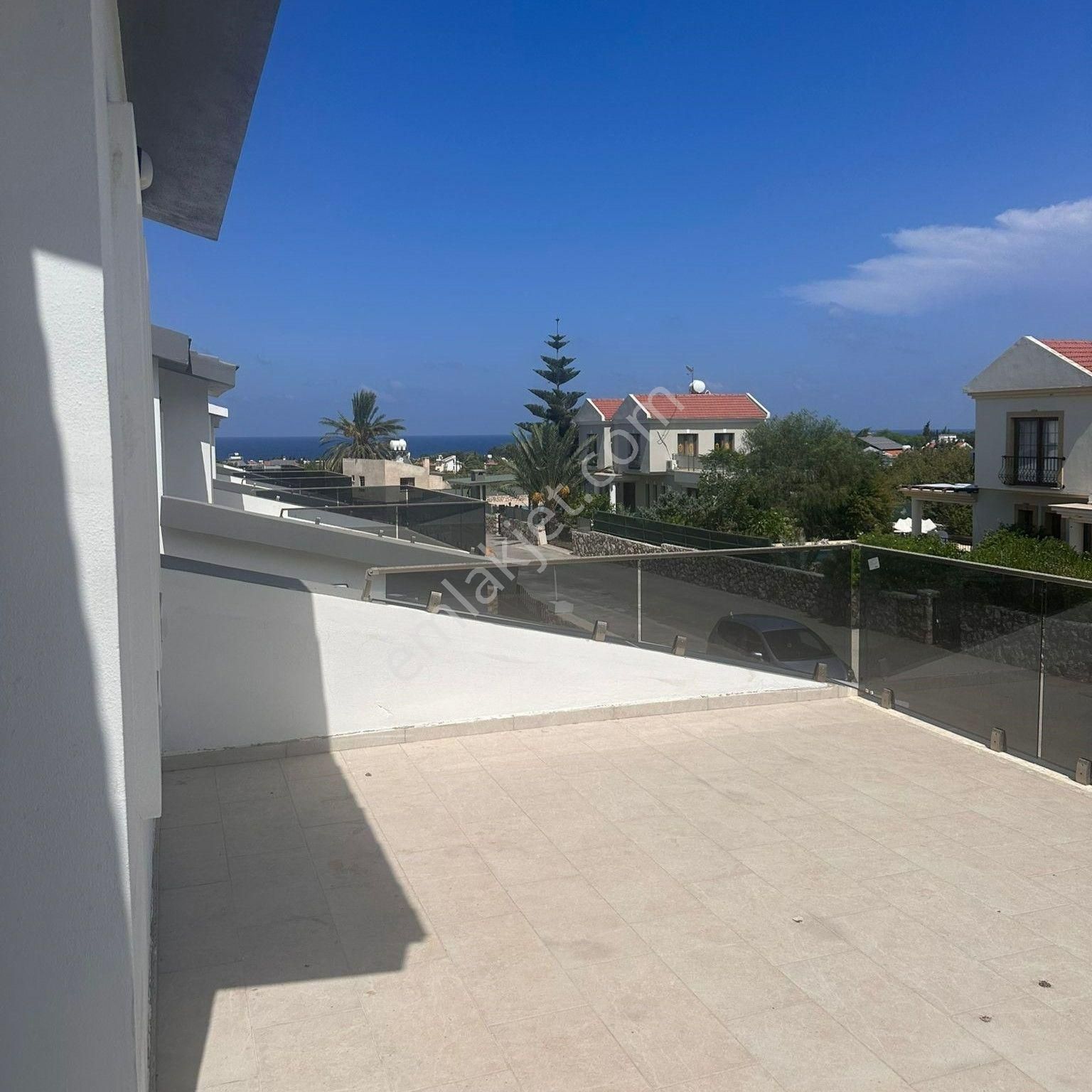 Girne Lapta'da Dağ Ve Deniz Manzaralı  fırsat Fiyatlı Satılık Yenı Bitmiş 3+1 Villa !! - Görsel 12