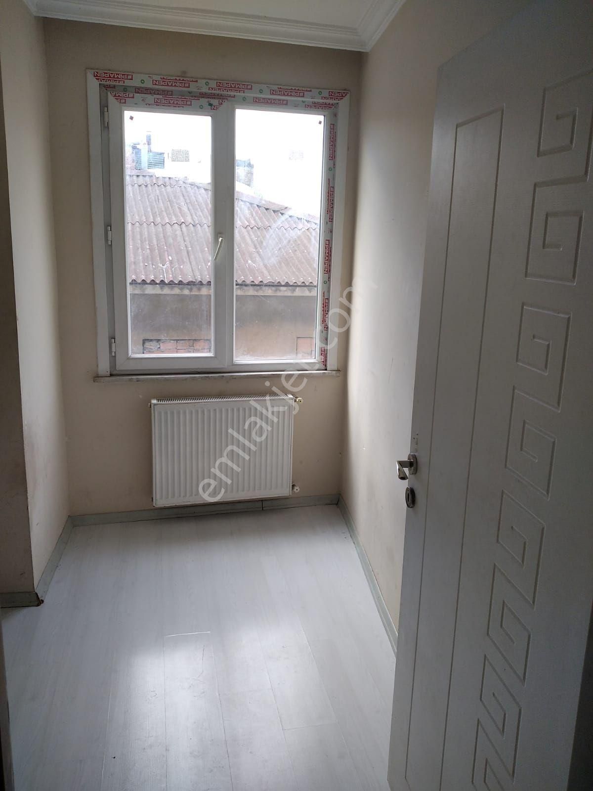 Kağıthane Çağlayan Kiralık Daire kiralık 2+1 8yıllık bina 3.kat