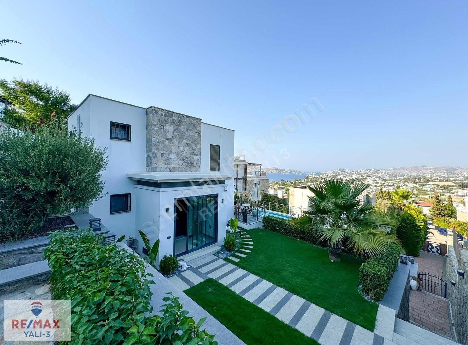 Bodrum Geriş Satılık Villa Re/max Yalı'dan Yalıkavak Marina Manzaralı Müstakil Villa