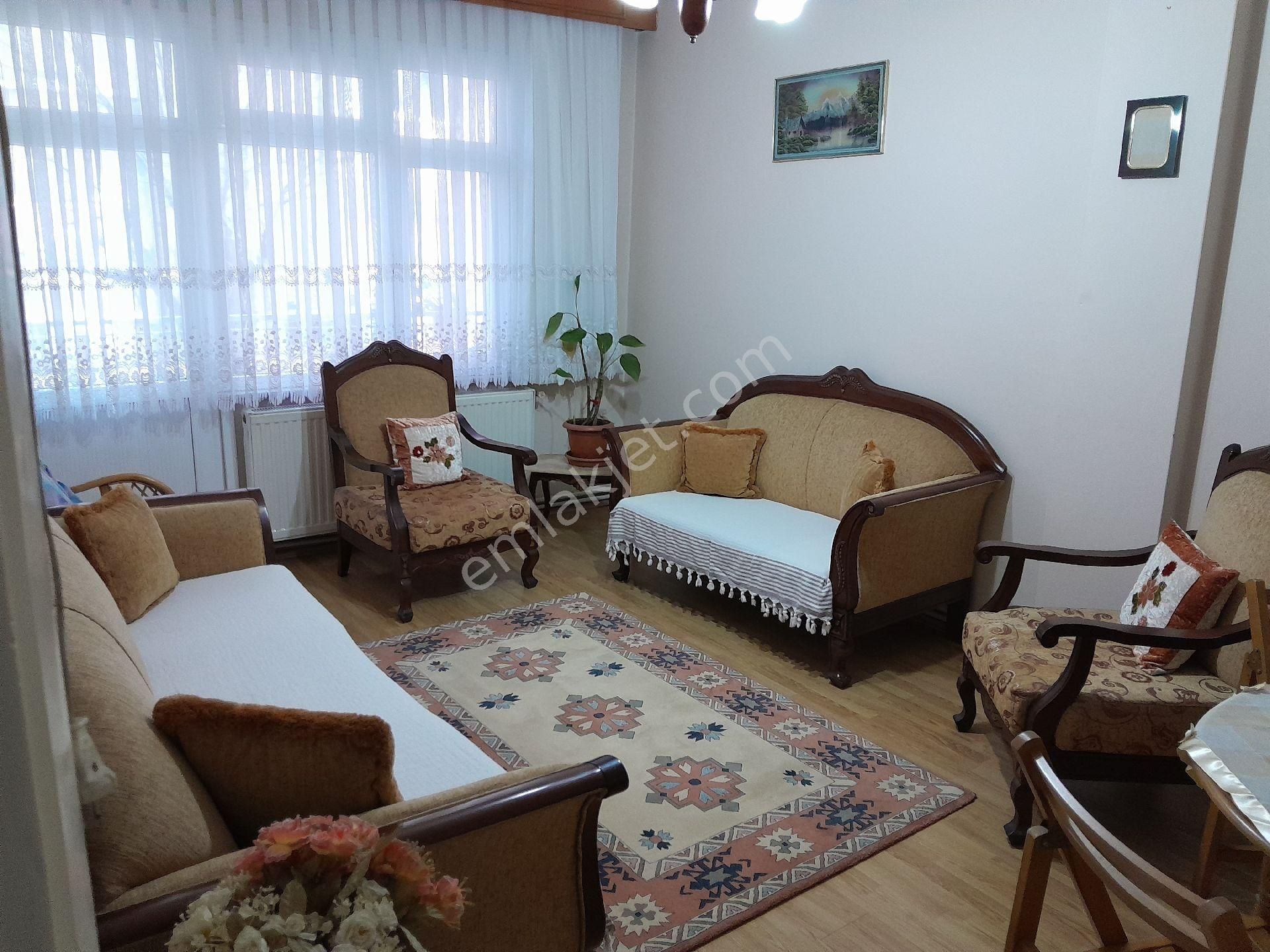 Yenibosna Yıldırım Beyazıt Cad.kiralık Full +full.eşyalı 2+1 Daire