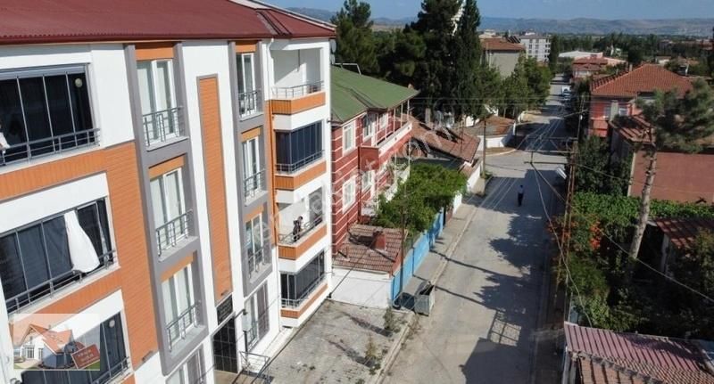 Suluova Yeni Satılık Müstakil Ev ÇELİK YAPI EMLAKTAN SATILIK yeni mhde 3+1 daire