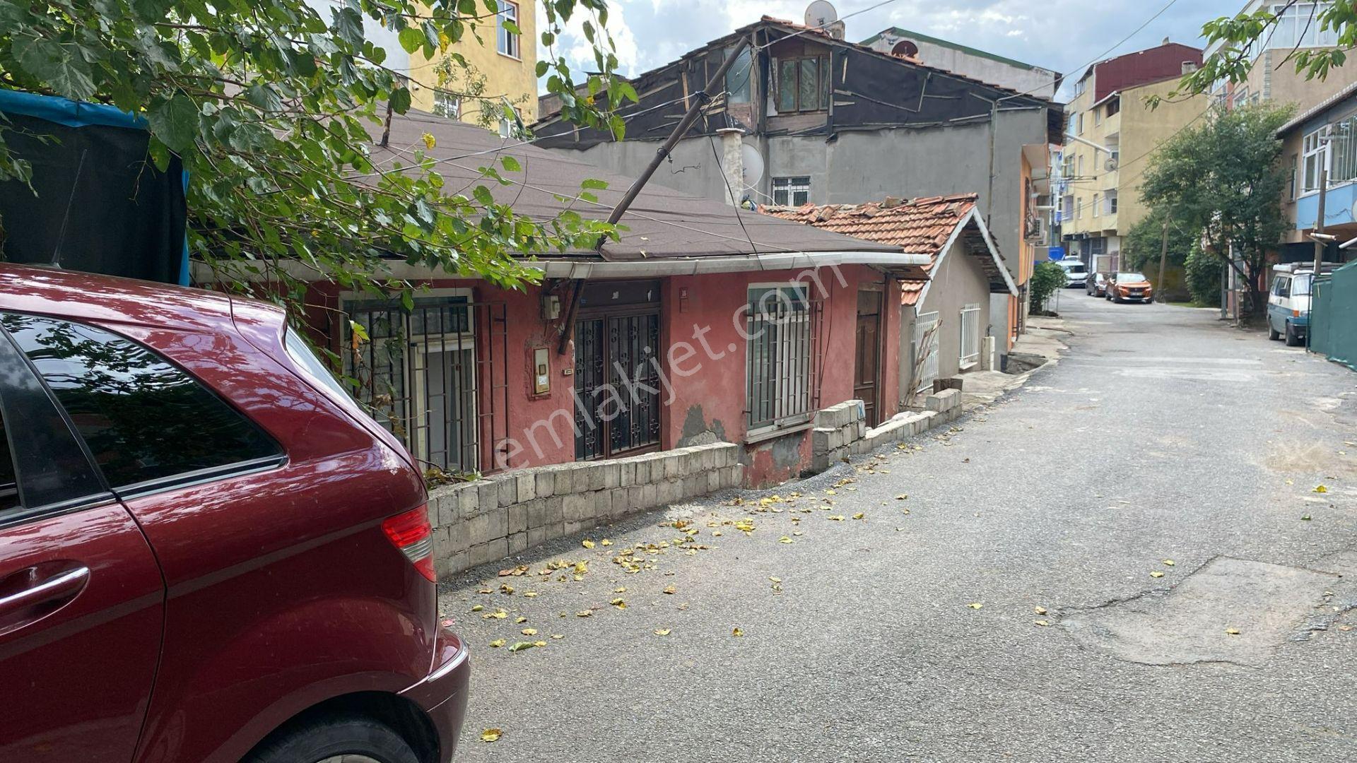Üzerinde Mevcut Yapı Bulunan Yatırımlık Arsa - Görsel 3