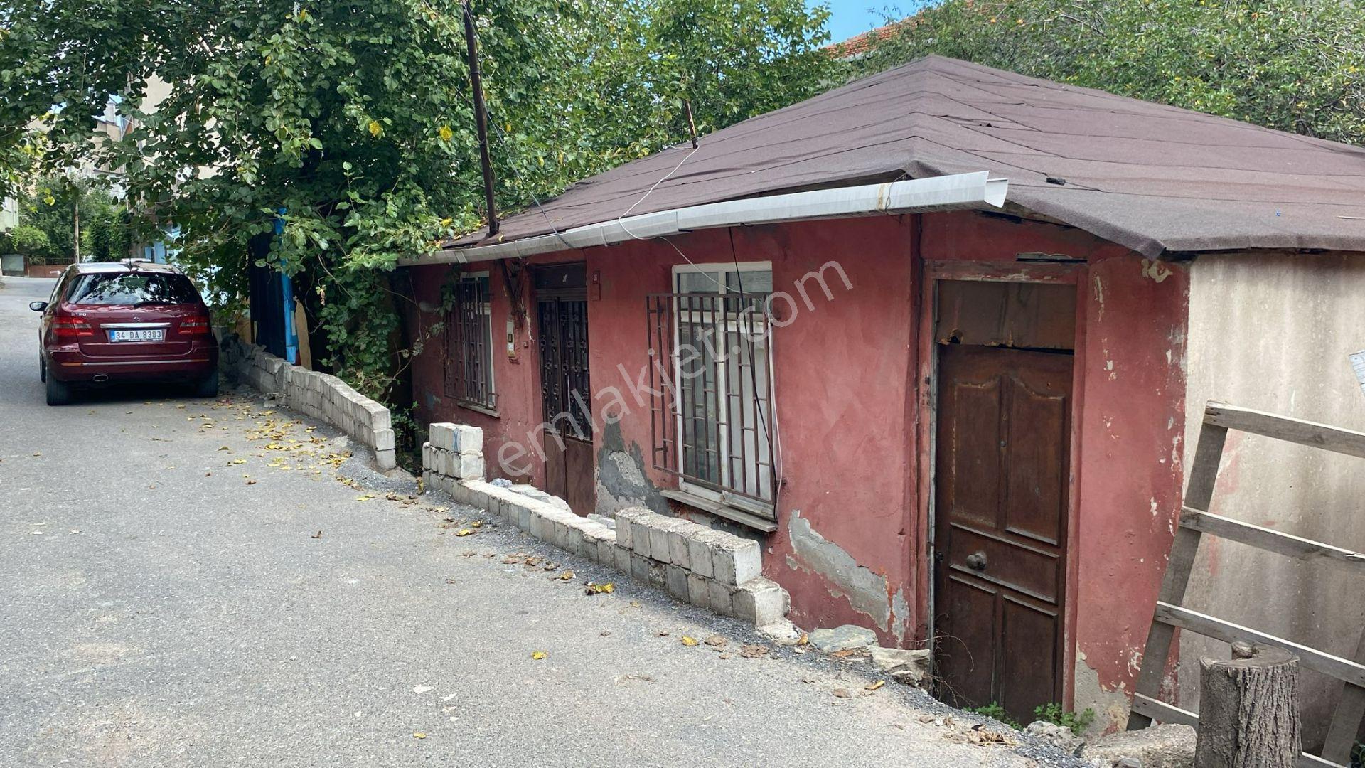 Üzerinde Mevcut Yapı Bulunan Yatırımlık Arsa - Görsel 2