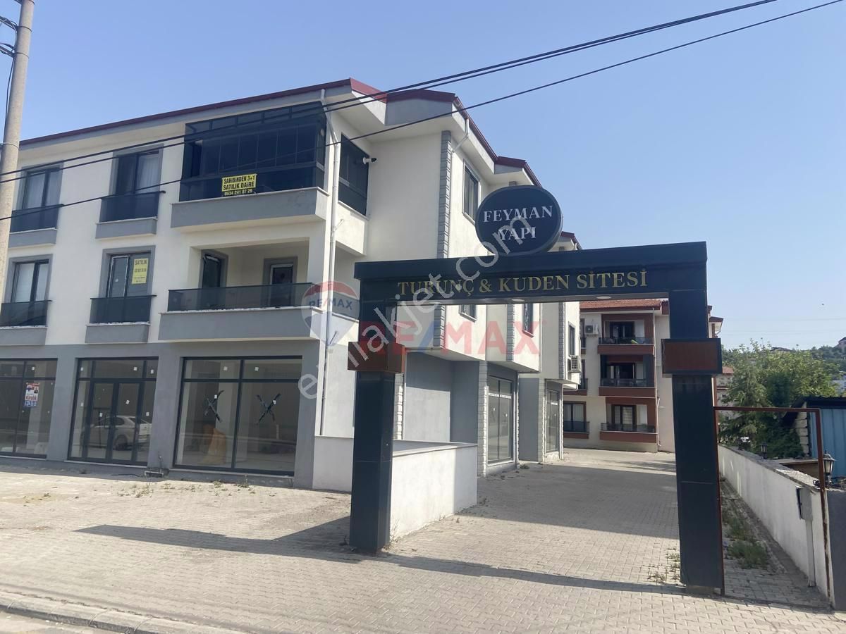 Arifiye Fatih Kiralık Daire REMAX HÜR MURAT KÖKSAL'DAN ARİFİYE MERKEZDE KİRALIK DAİRE