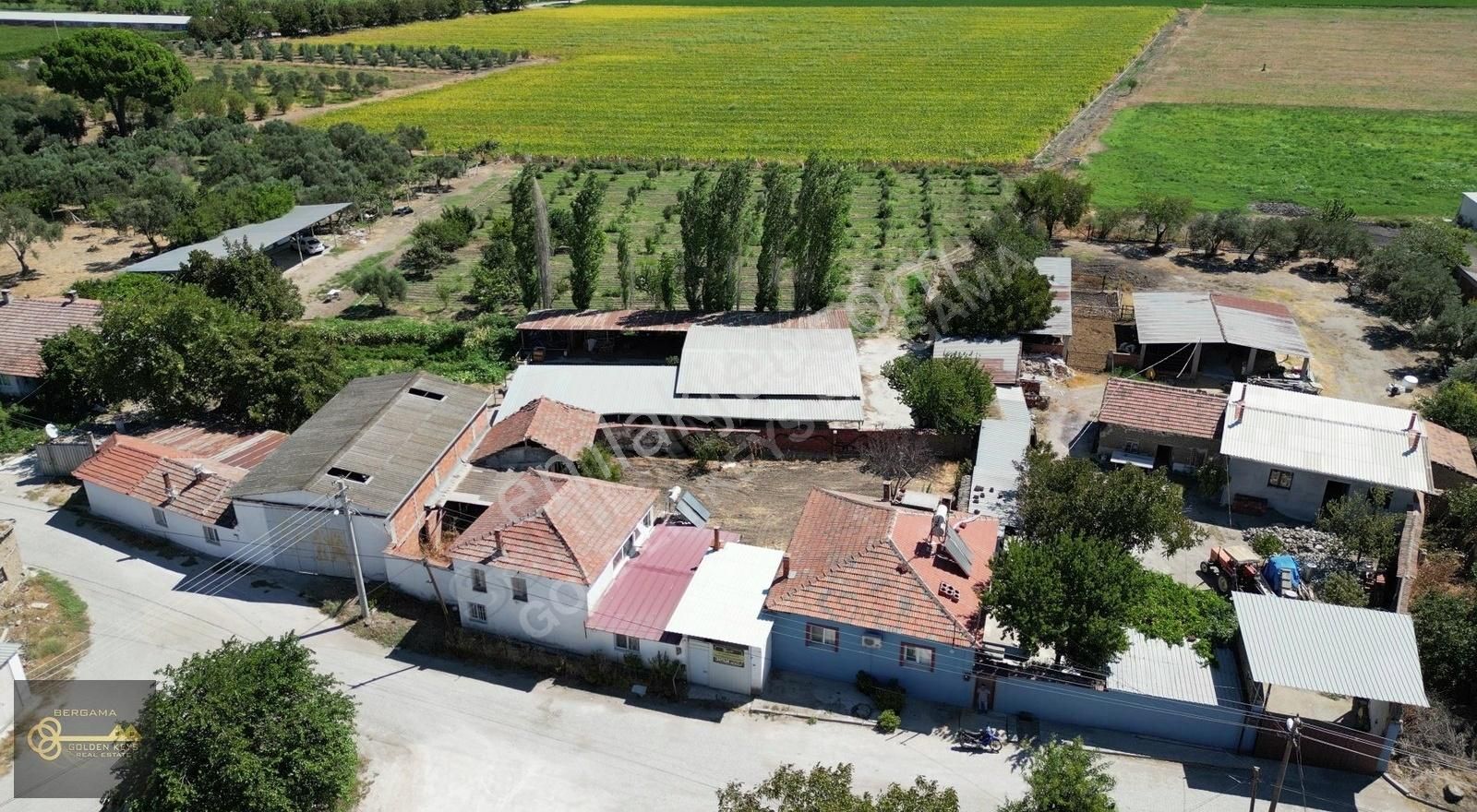 Bergama Zağnoz Satılık Konut İmarlı BERGAMA ZAĞNOS MAHALLESİNDE SATILIK KÖY EVİ VE ARSASI