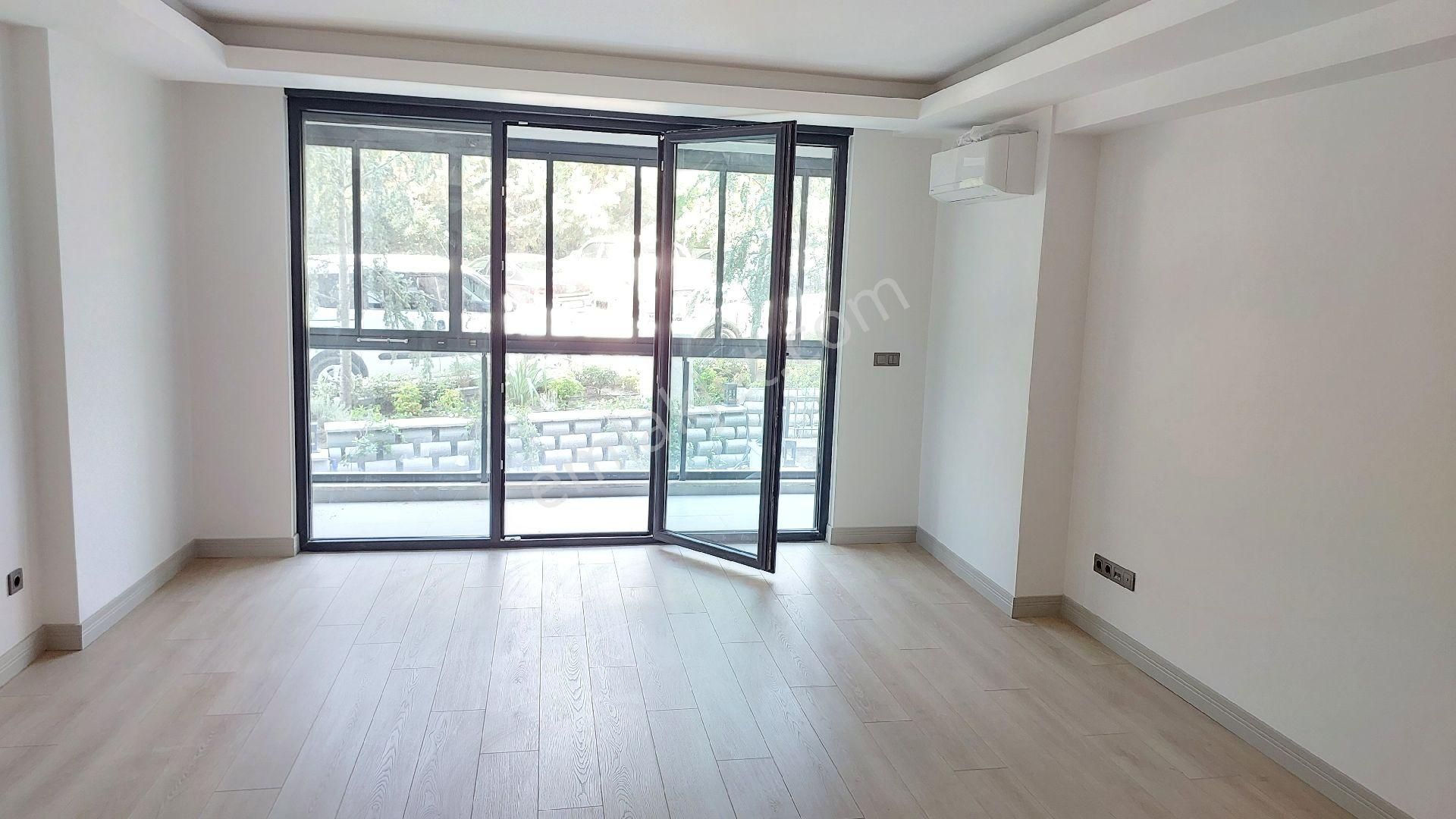 Üsküdar Altunizade Satılık Daire Validebağ sitesi  sıfır binada otoparklı satılık 3+1 daire