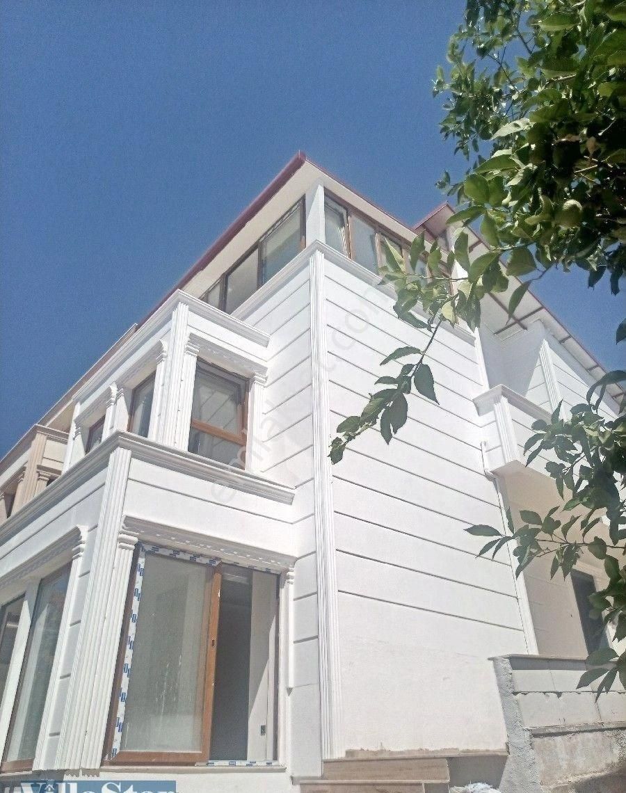 Kuşadası Kadınlar Denizi Satılık Villa YILANCI BURNUNDA 5+1 FORLEKS TAMAMIYLA SIFIR GİBİ YENİLENMİŞ VİLLA