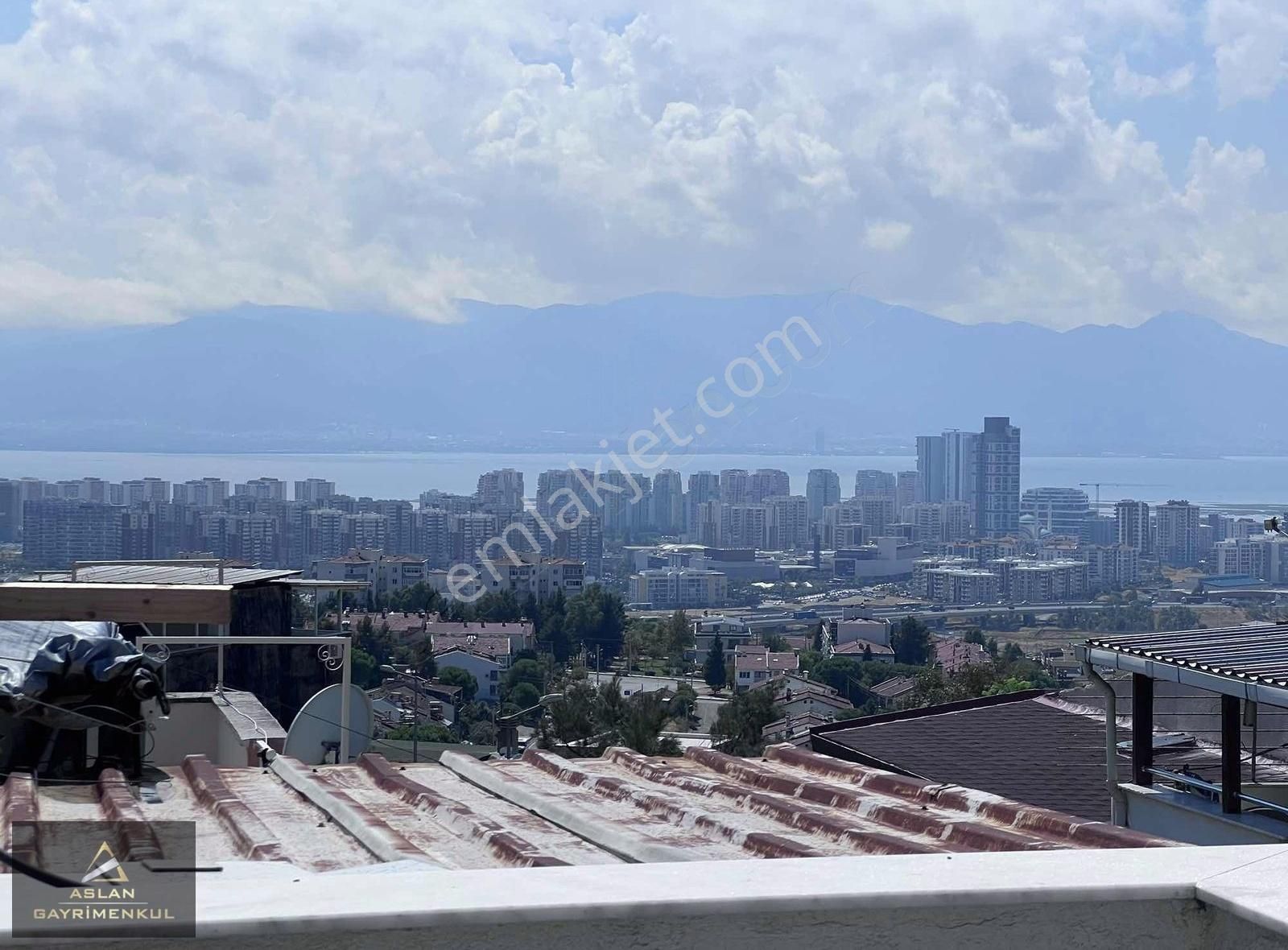 Çiğli Ahmet Taner Kışlalı Satılık Villa ASLAN GAYRİMENKULDEN EVKA-2 ÇİFTE HAVUZLAR TRİPLEKS VİLLA