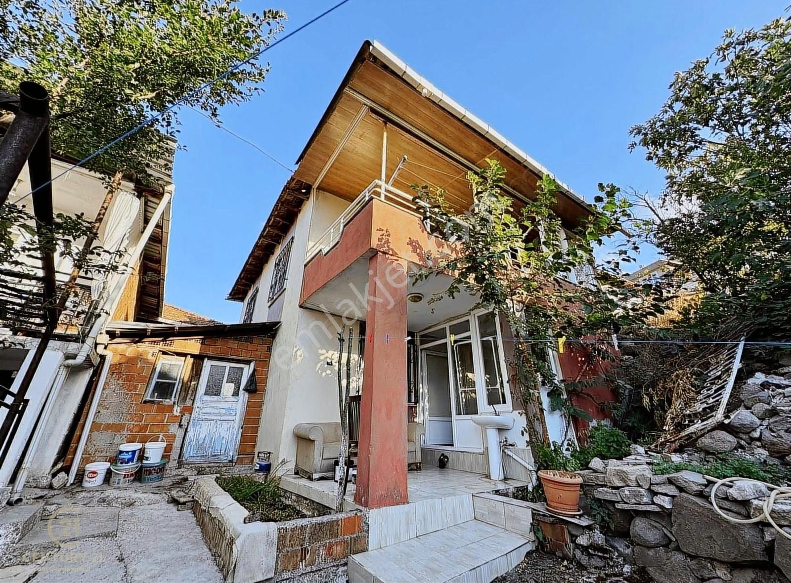 Savaştepe Sarıbeyler Satılık Müstakil Ev C21 BAL'DAN SATILIK SAVAŞTEPE SARIBEYLER 2 KATLI TERASLI KÖY EVİ