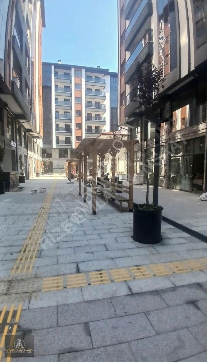 Rize Merkez Tophane Kiralık Daire Şehrin Tam Ortasında Deniz Manzaralı Sıfır 2+1 80 M2 !!