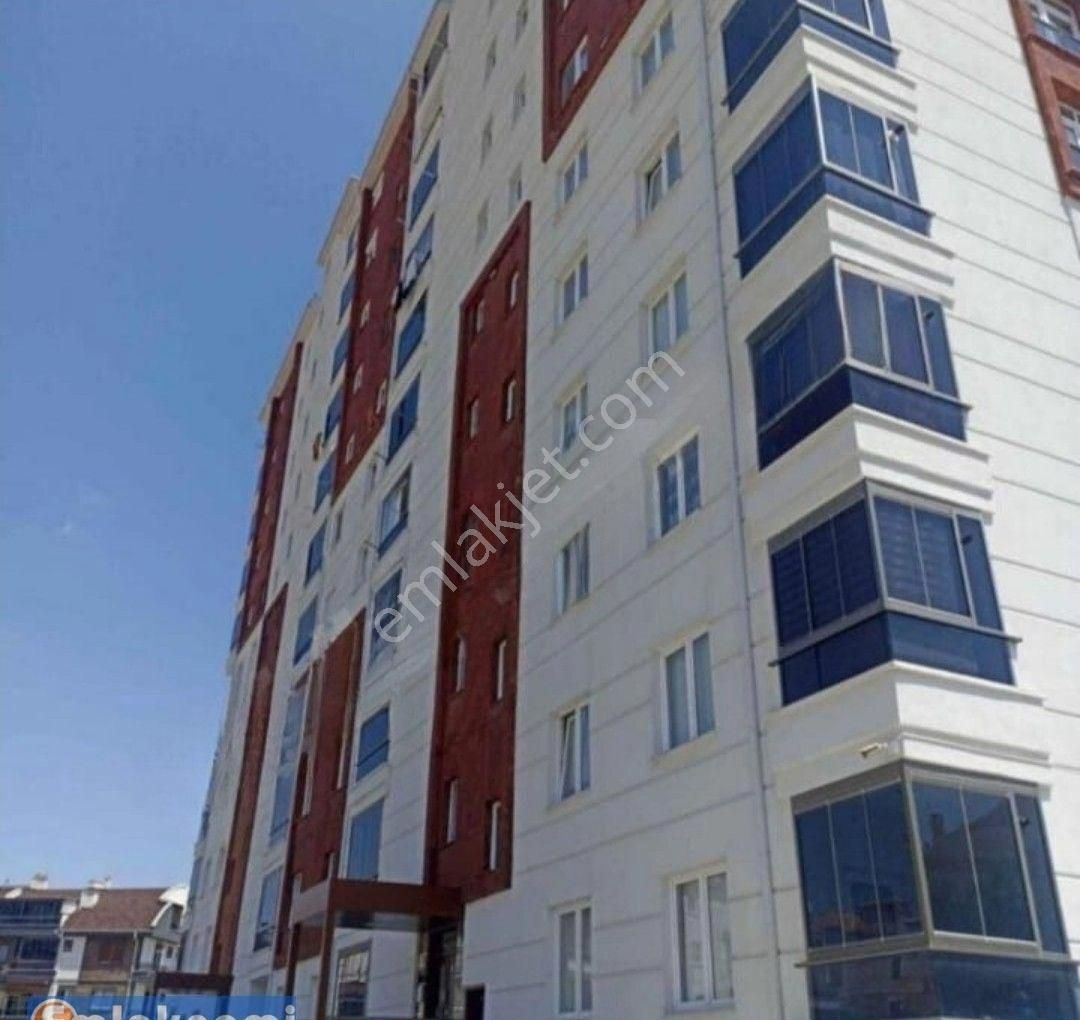 Karaman Merkez Çeltek Satılık Daire Özcan AKTAŞ Emlaknomi'den KARAMAN/ÇELTEK MAHALLESİ 3+1 Bakımlı Daire