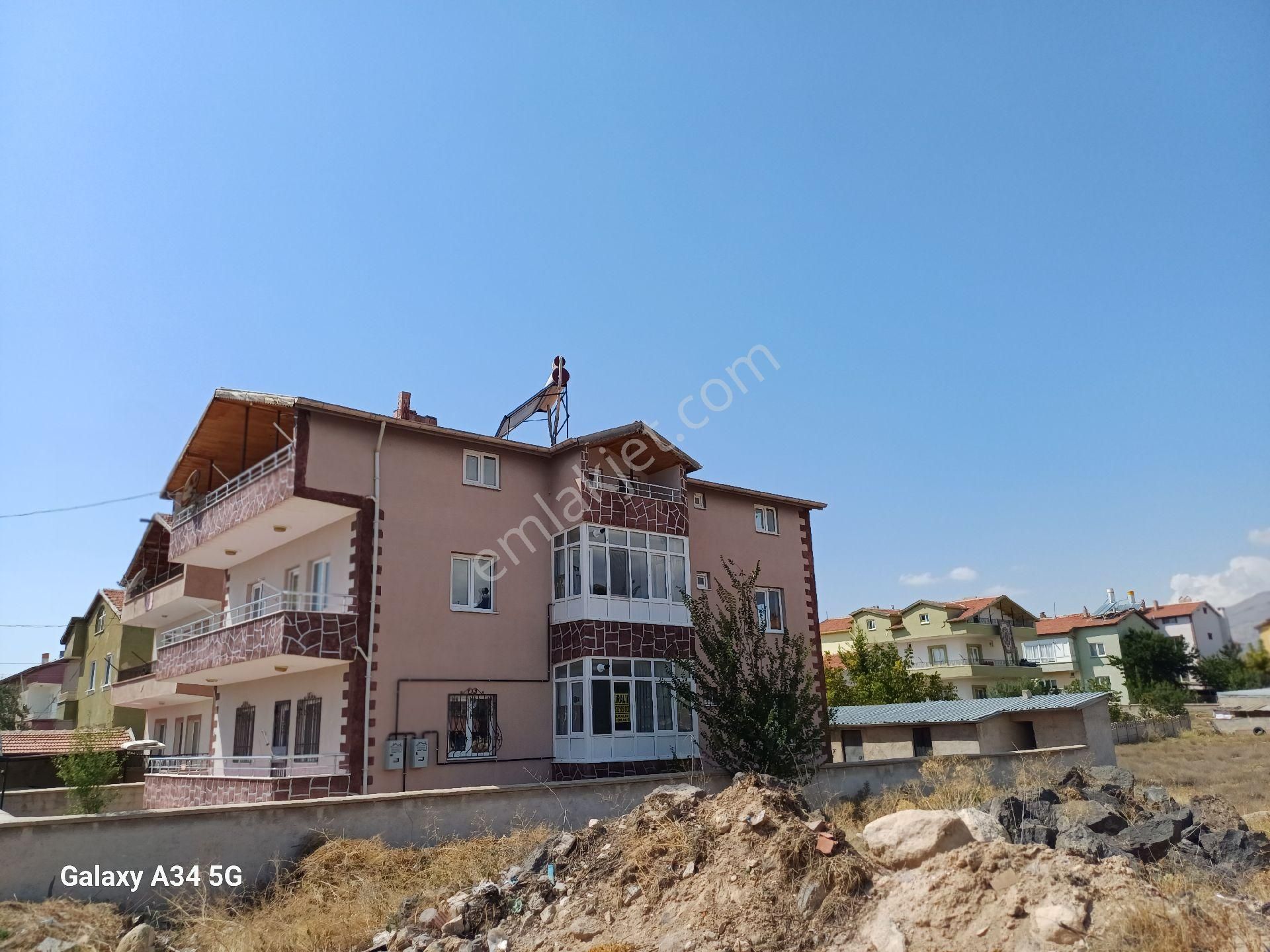 Bor Ahmet Kuddusi Kiralık Daire Niğde Bor Besyuz Evler de 3 katlı KİRALIK DAİRE 