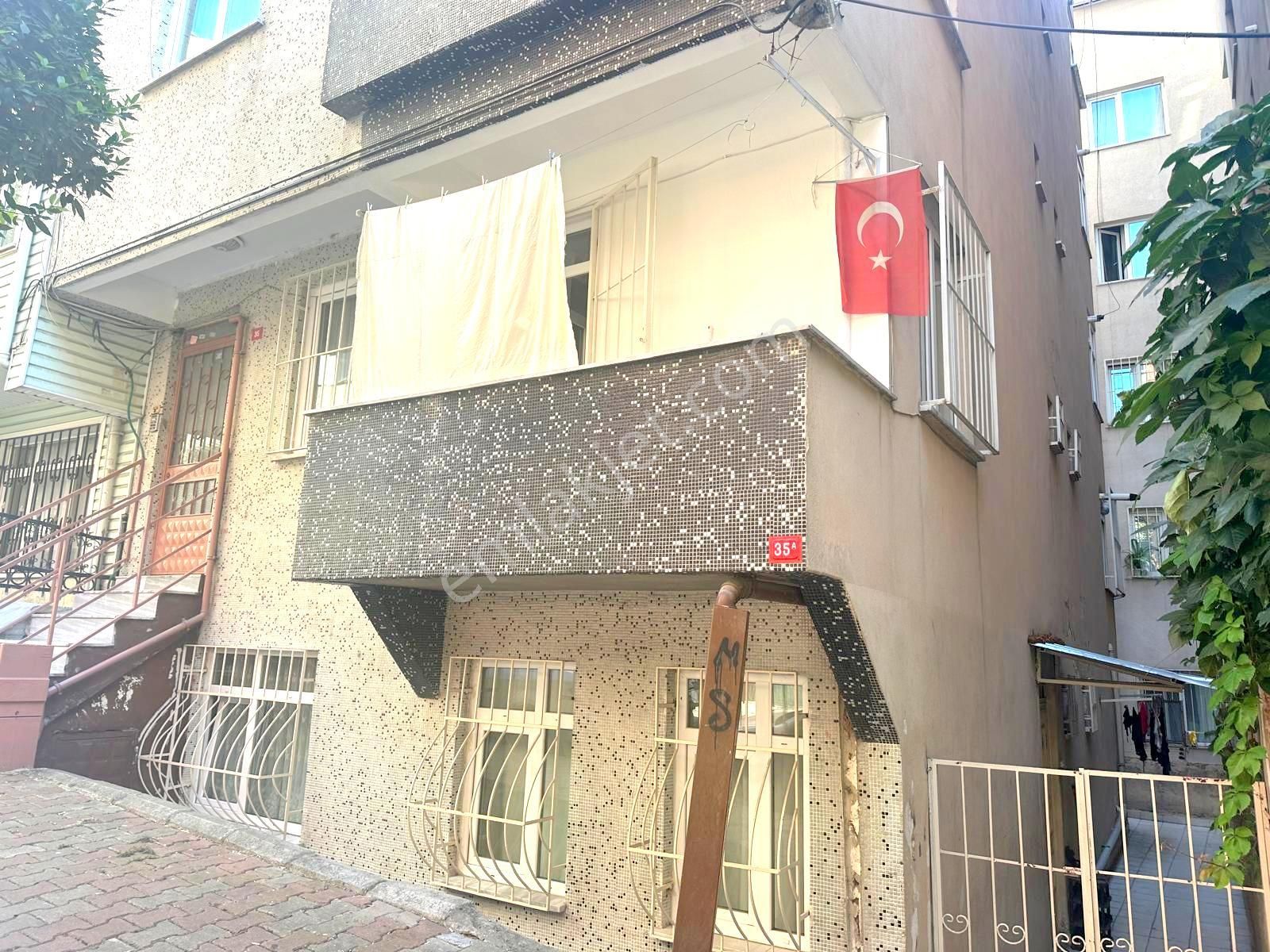 Bahçelievler Yenibosna Merkez Satılık Daire  YILDIZ EMLAKTAN ÇOBANÇEŞME MAH GENİŞ BALKONLU 2+1 YÜKSEK GİRİŞ