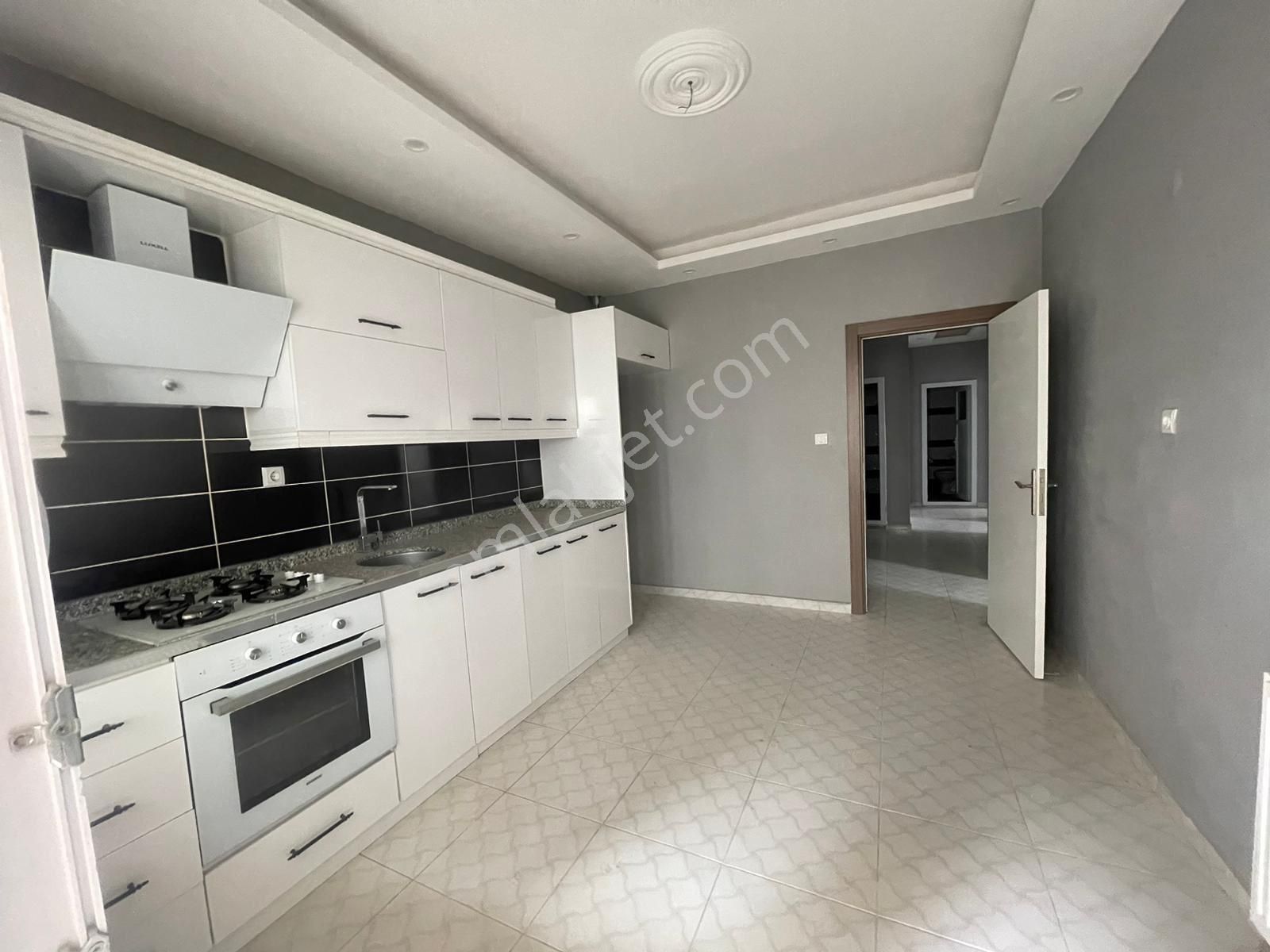 Artuklu 13 Mart Kiralık Daire AKKUŞ EMLAK’TAN HASTANE ARKASI KİRALIK 2+1 DAİRE