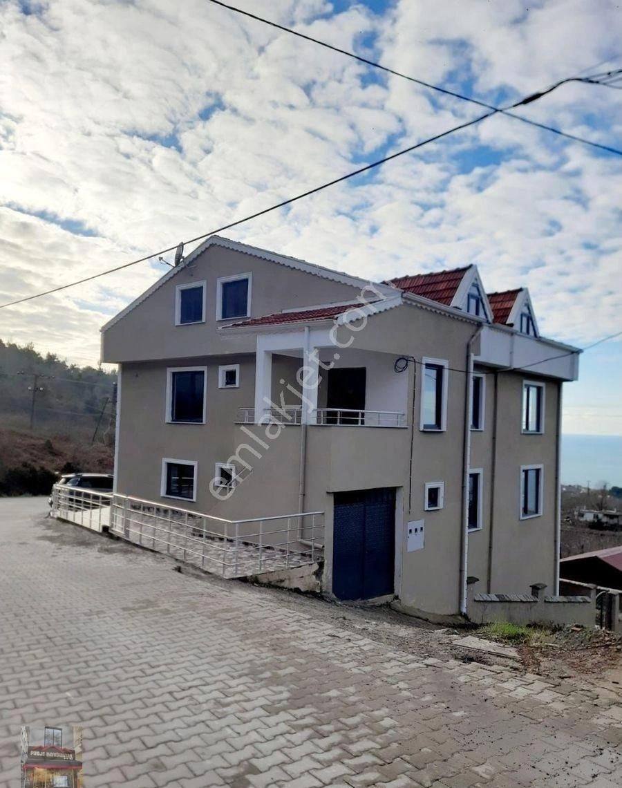 Amasra Gömü Köyü (Cavcav) Satılık Müstakil Ev AMASRA'DA DENİZ MANZARALI 3 KATLI MÜSTAKİL BİNA