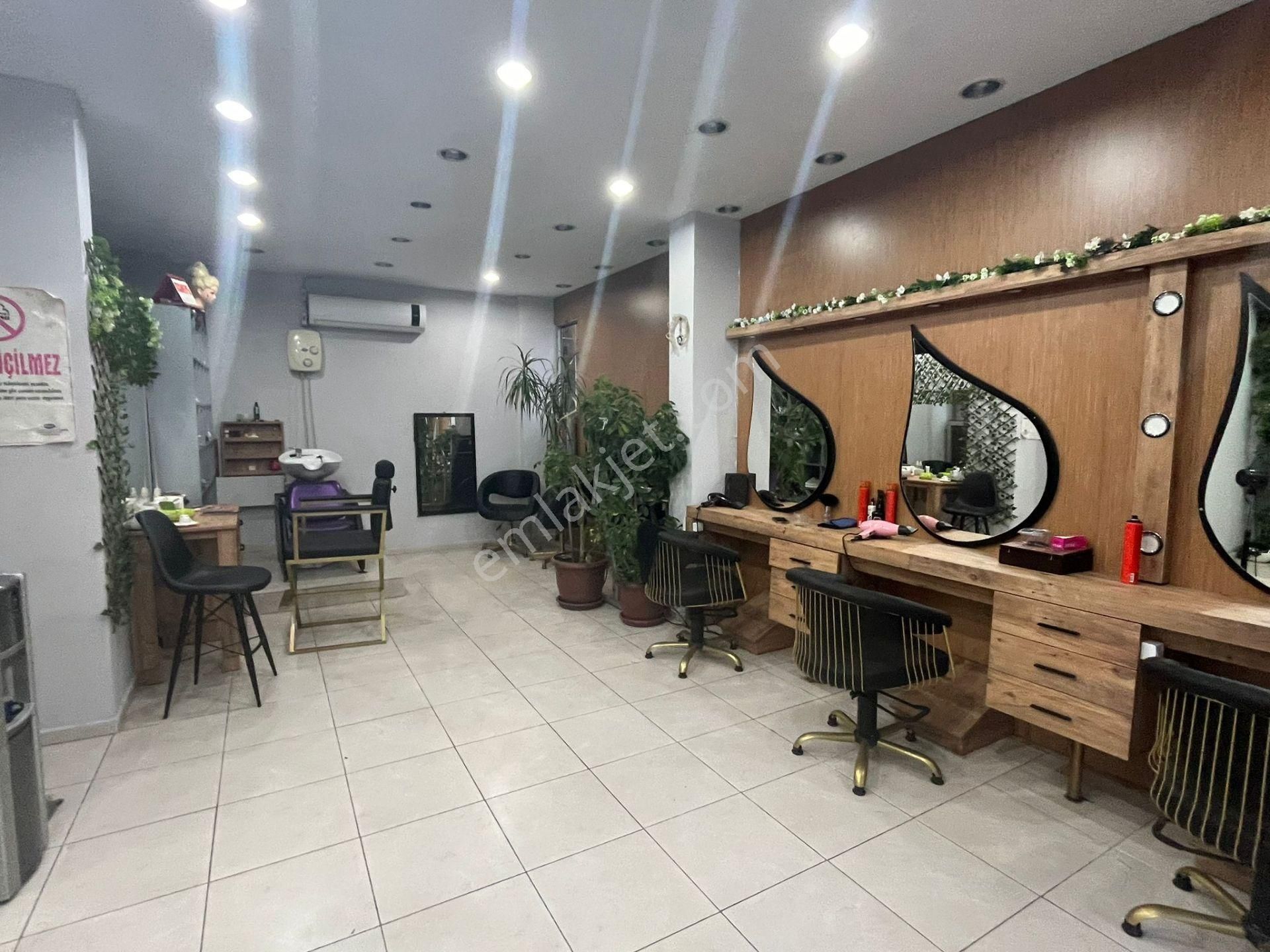 Buca Yiğitler Devren Ofis Buca İşcievleri Adnan Kahveci Cadde Yanı Devren Kiralık Kuaför Salonu