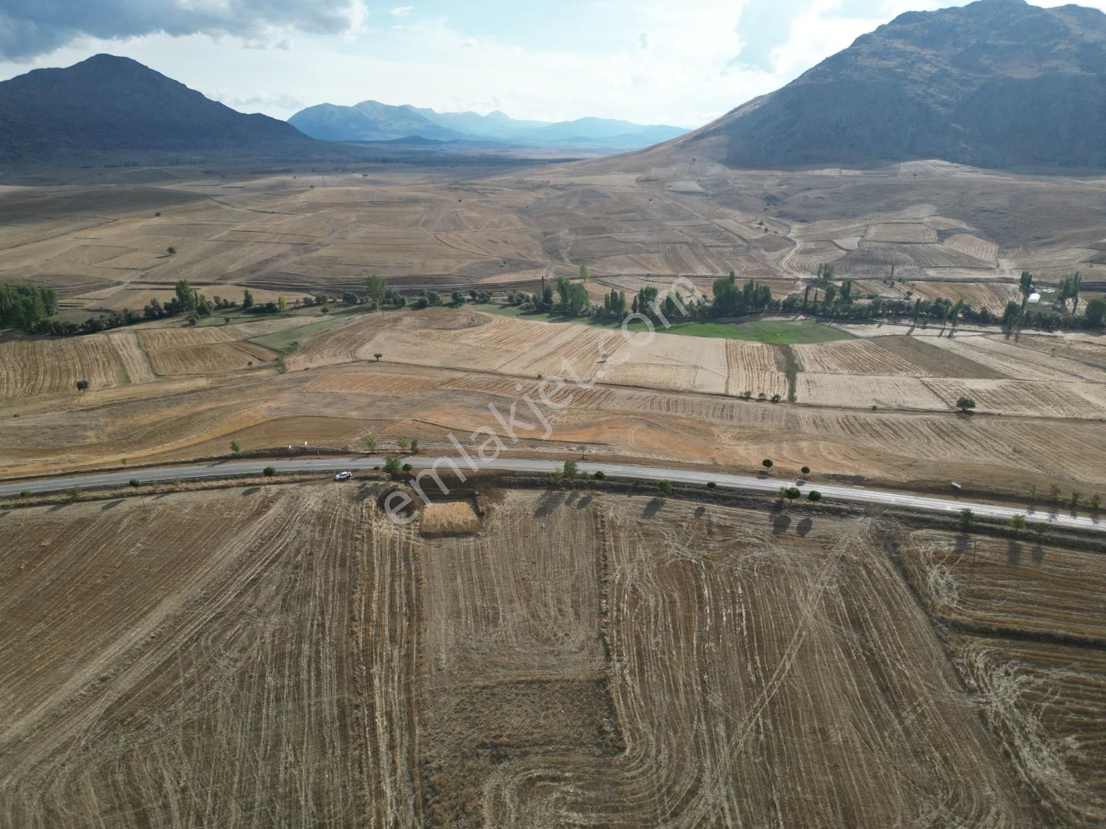 Tufanbeyli İstiklal Mah. Konut İmarlı 575 M² Satılık Müstakil Tapulu Arsa - Görsel 8