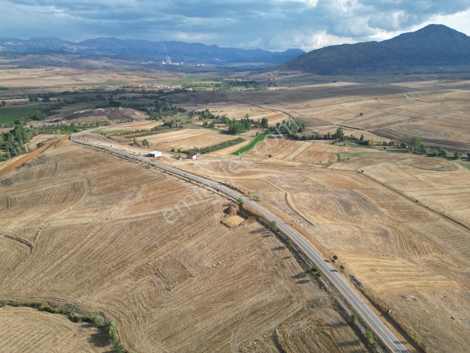 Tufanbeyli İstiklal Mah. Konut İmarlı 575 M² Satılık Müstakil Tapulu Arsa - Görsel 6