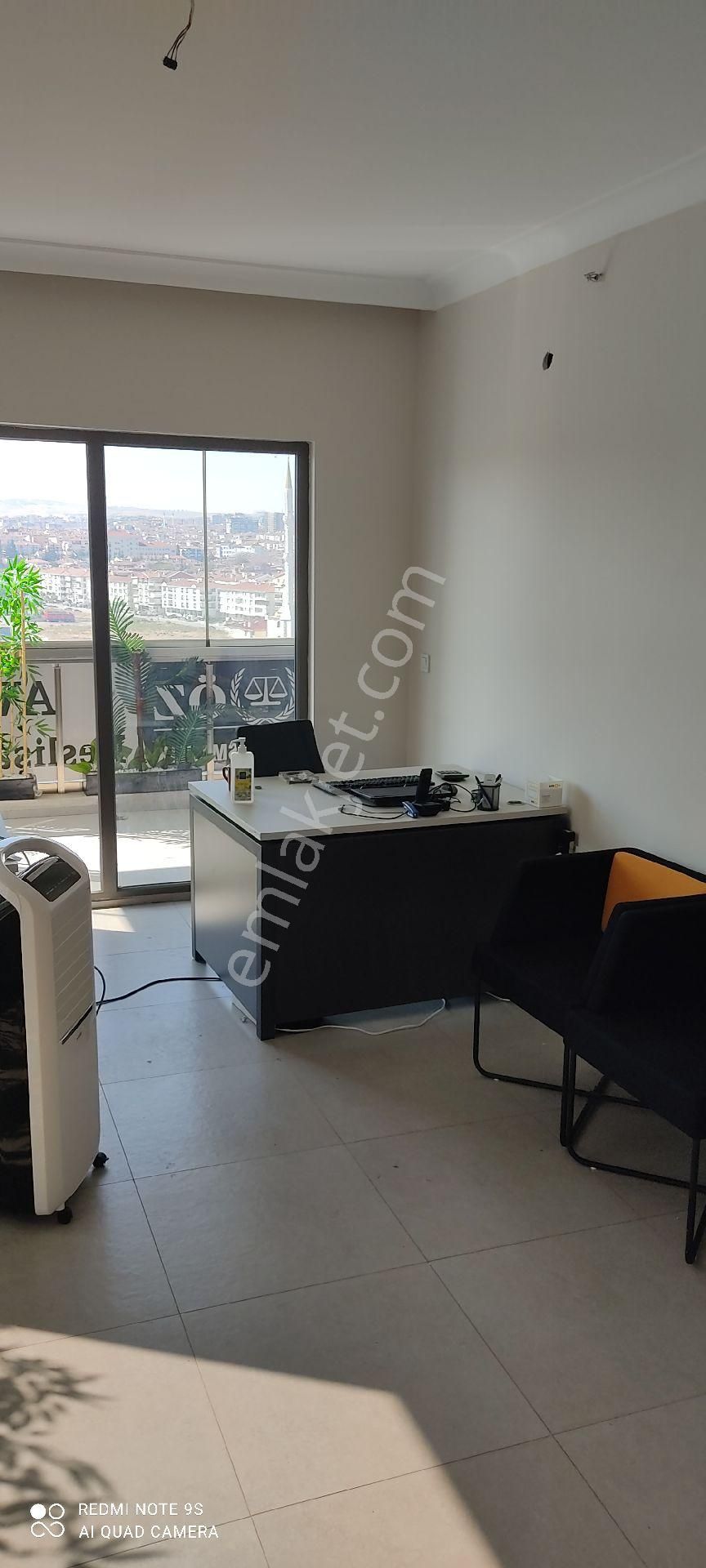 Kiralık Ofis Rezidans 1+1 İş Yeri - Görsel 2