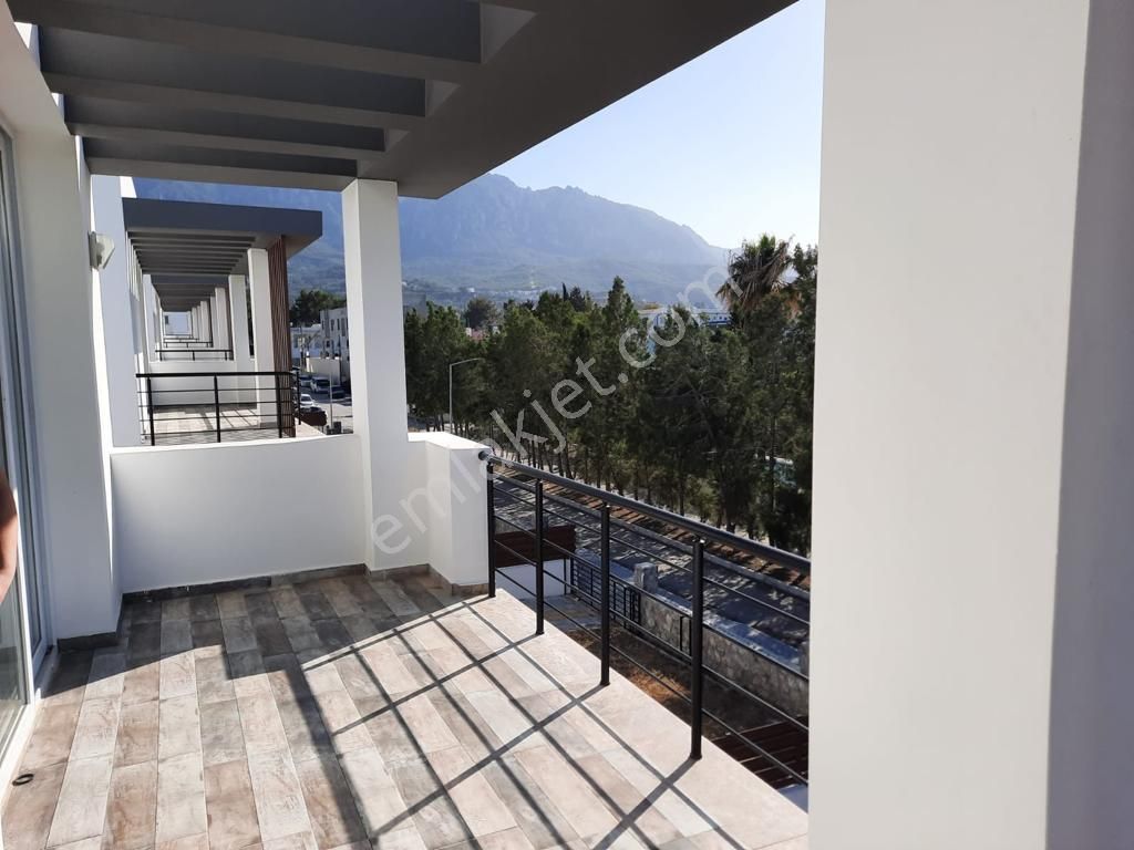 Girne Karaoğlanoğlu'nda Satılık Lüks 3+1 Villa - Görsel 8