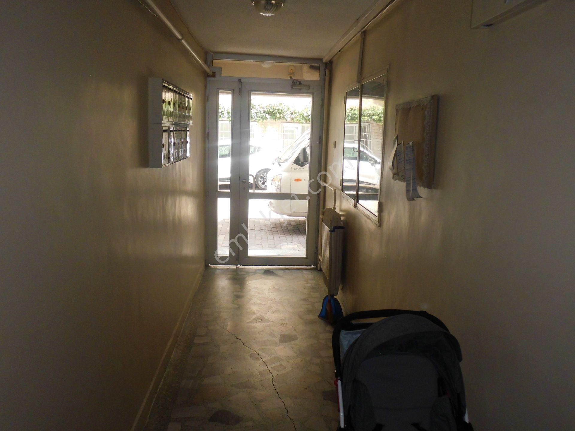 Nalbantoğlunda Ara Kat Satılı Çift Cepheli Daire - Görsel 8