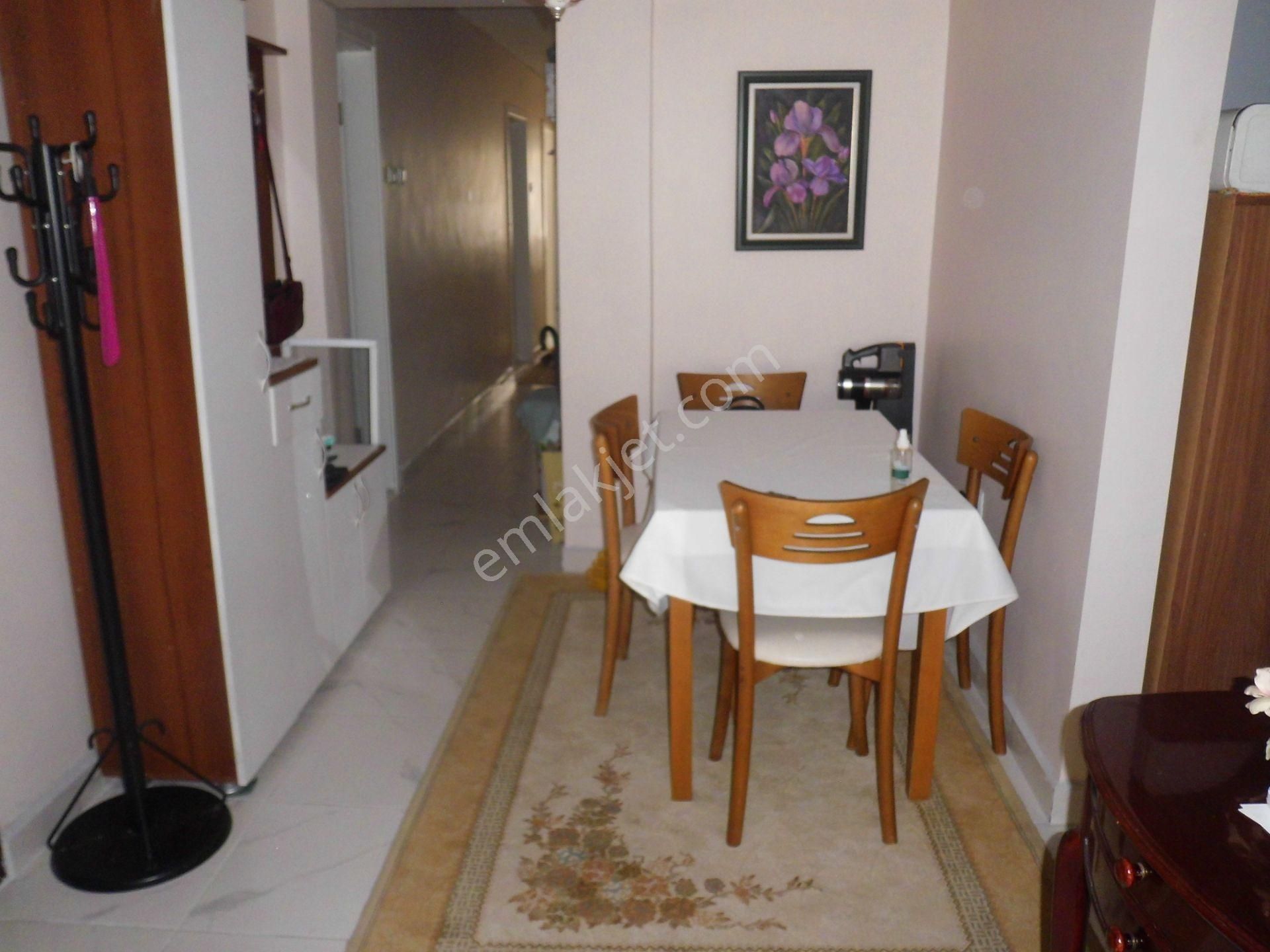 Nalbantoğlunda Ara Kat Satılı Çift Cepheli Daire - Görsel 11