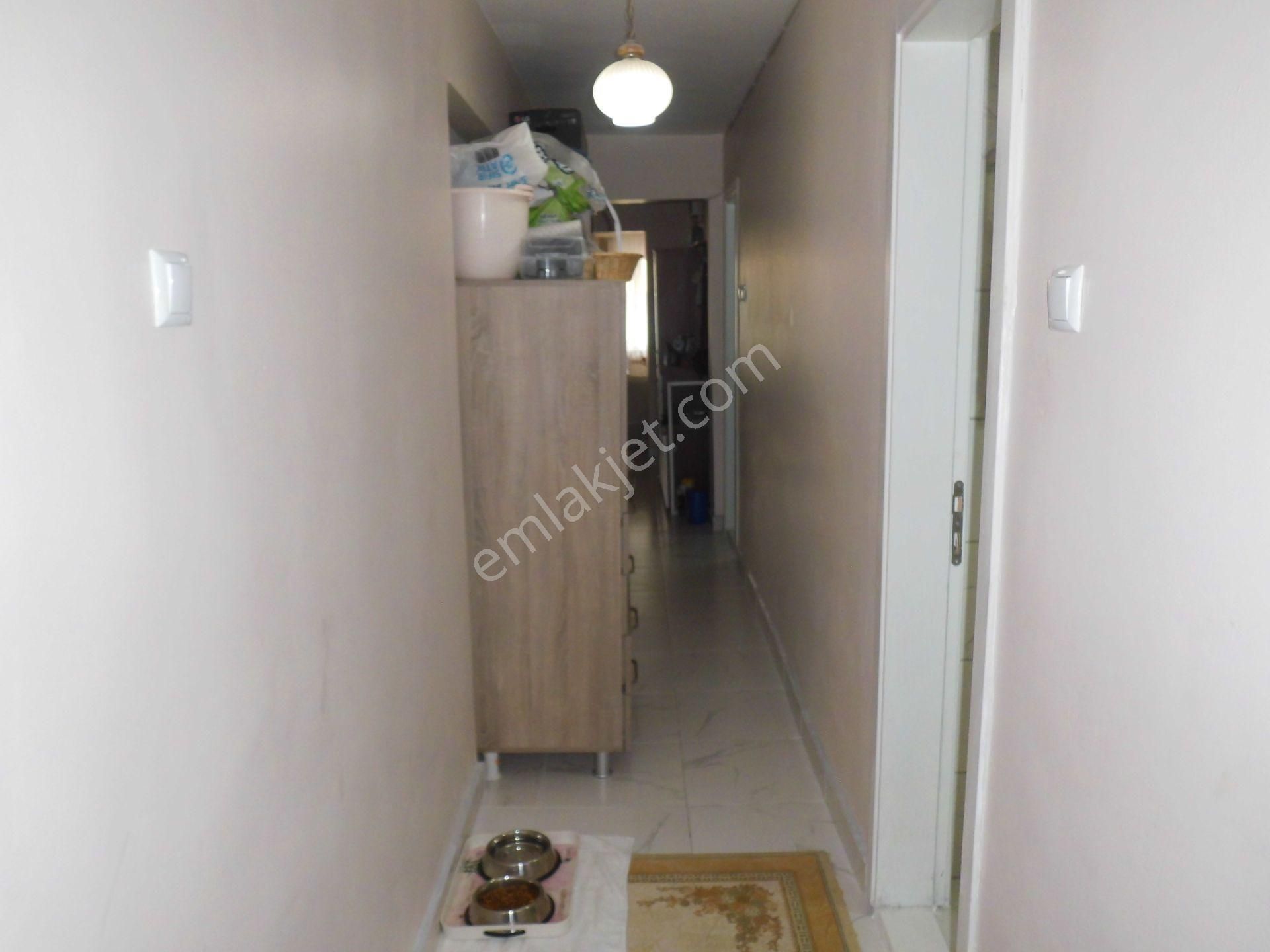 Nalbantoğlunda Ara Kat Satılı Çift Cepheli Daire - Görsel 24