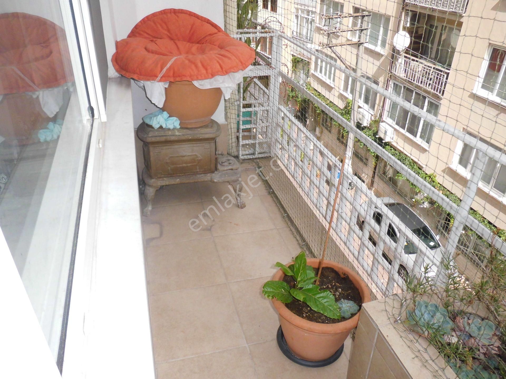 Nalbantoğlunda Ara Kat Satılı Çift Cepheli Daire - Görsel 10