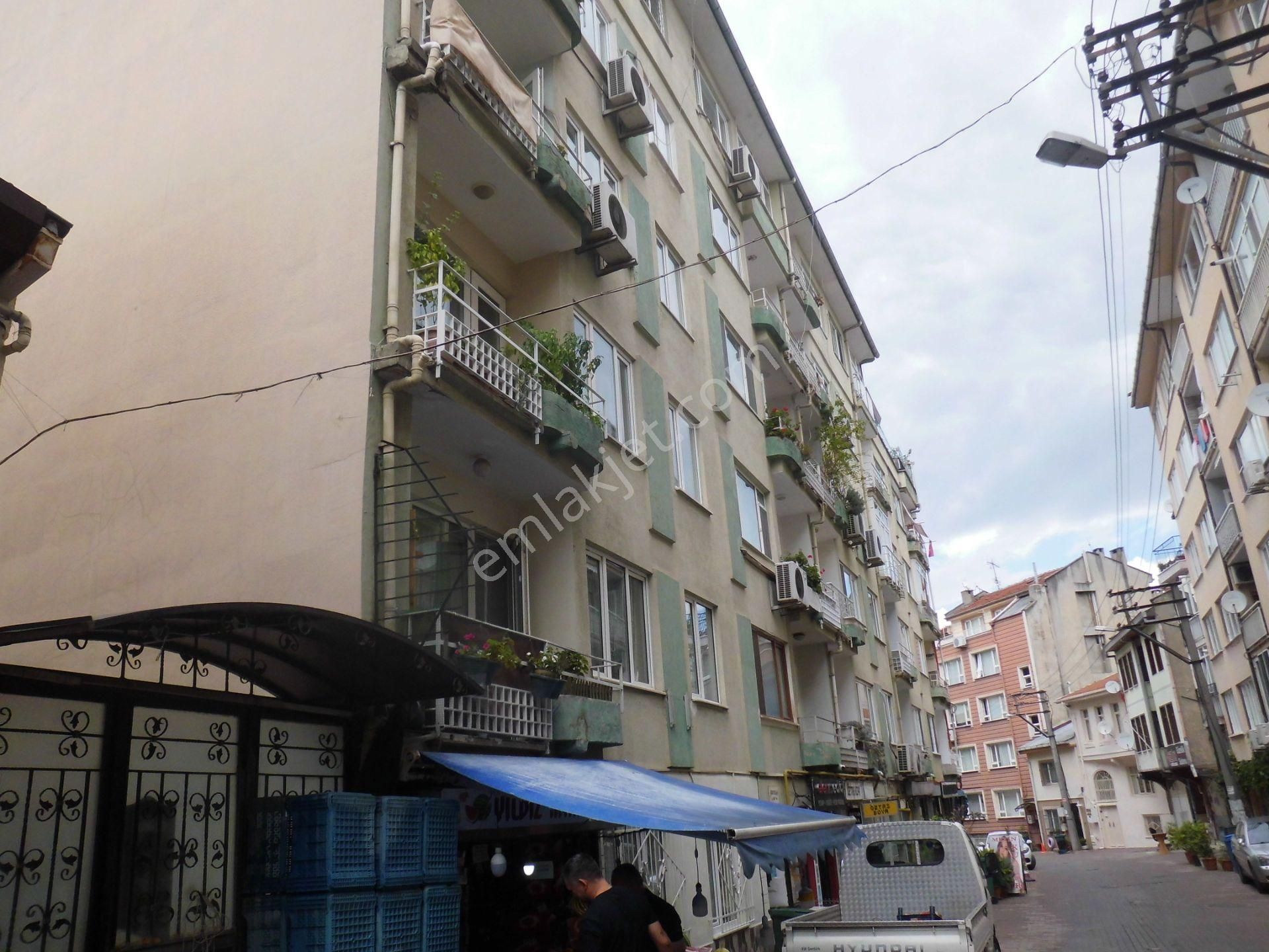 Nalbantoğlunda Ara Kat Satılı Çift Cepheli Daire - Görsel 28