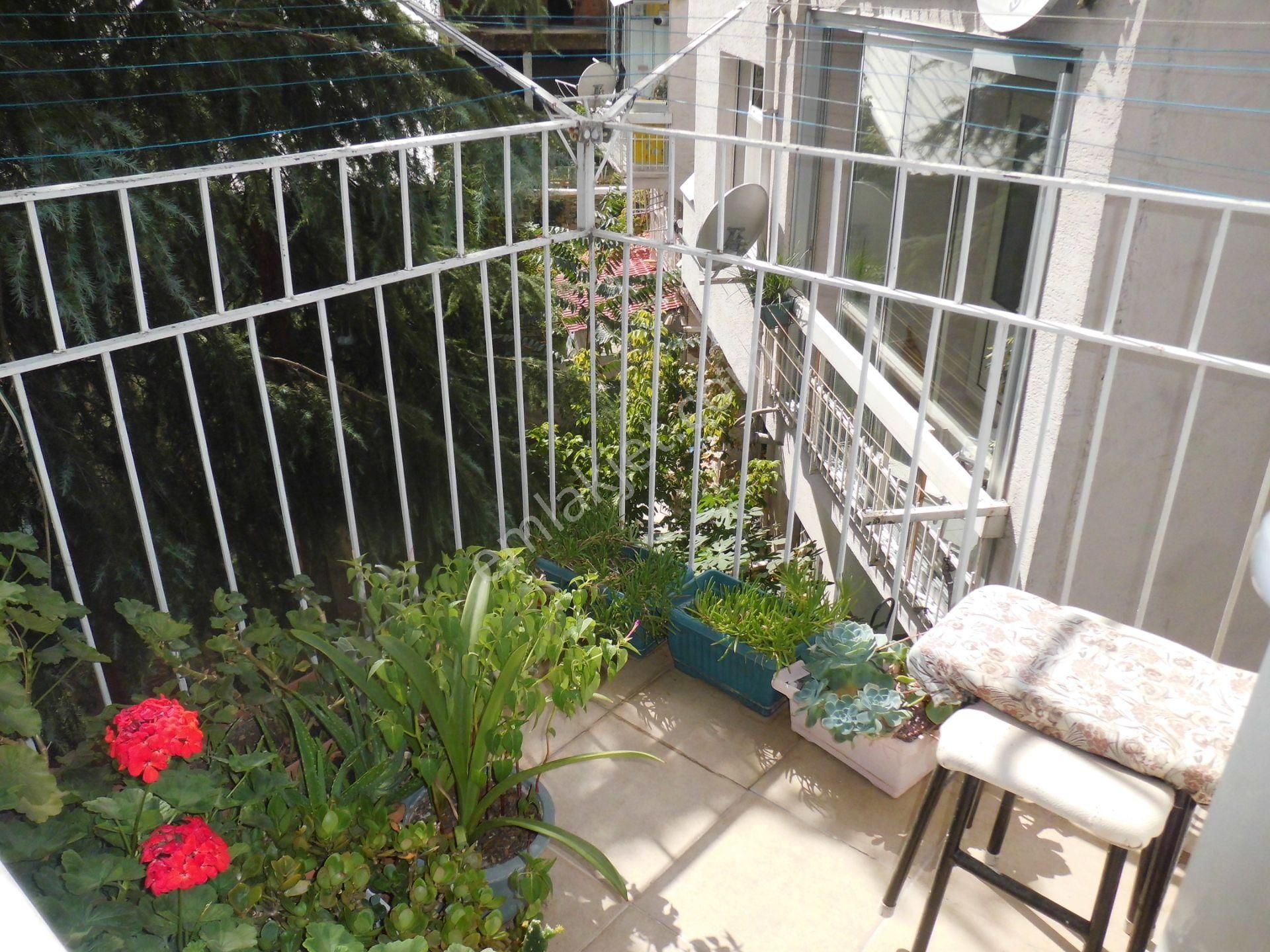 Nalbantoğlunda Ara Kat Satılı Çift Cepheli Daire - Görsel 25