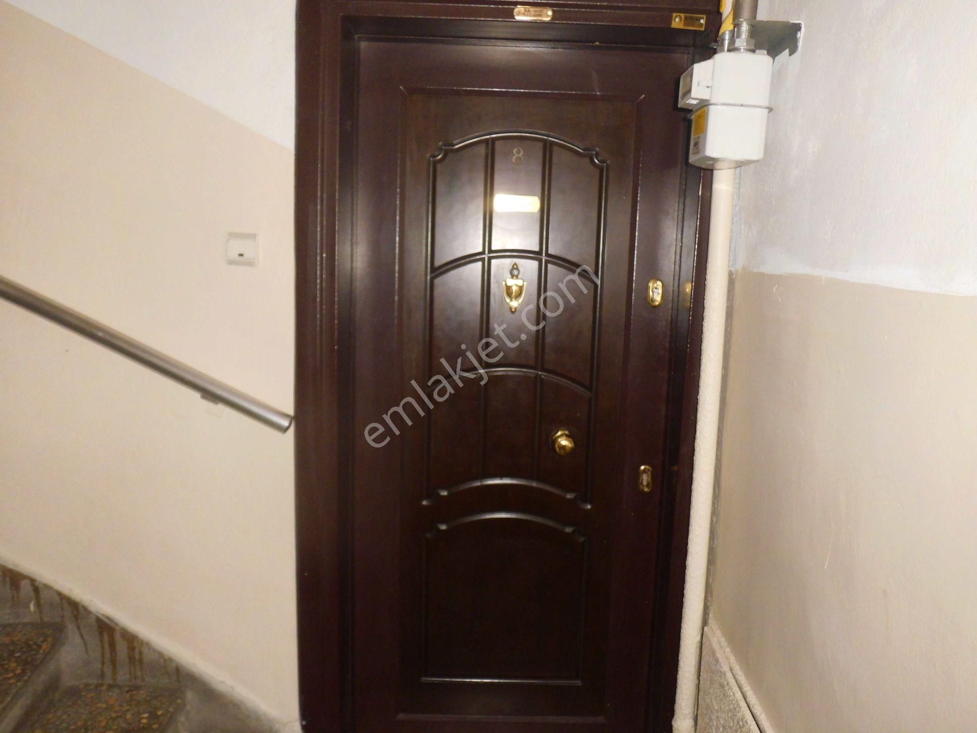 Nalbantoğlunda Ara Kat Satılı Çift Cepheli Daire - Görsel 9