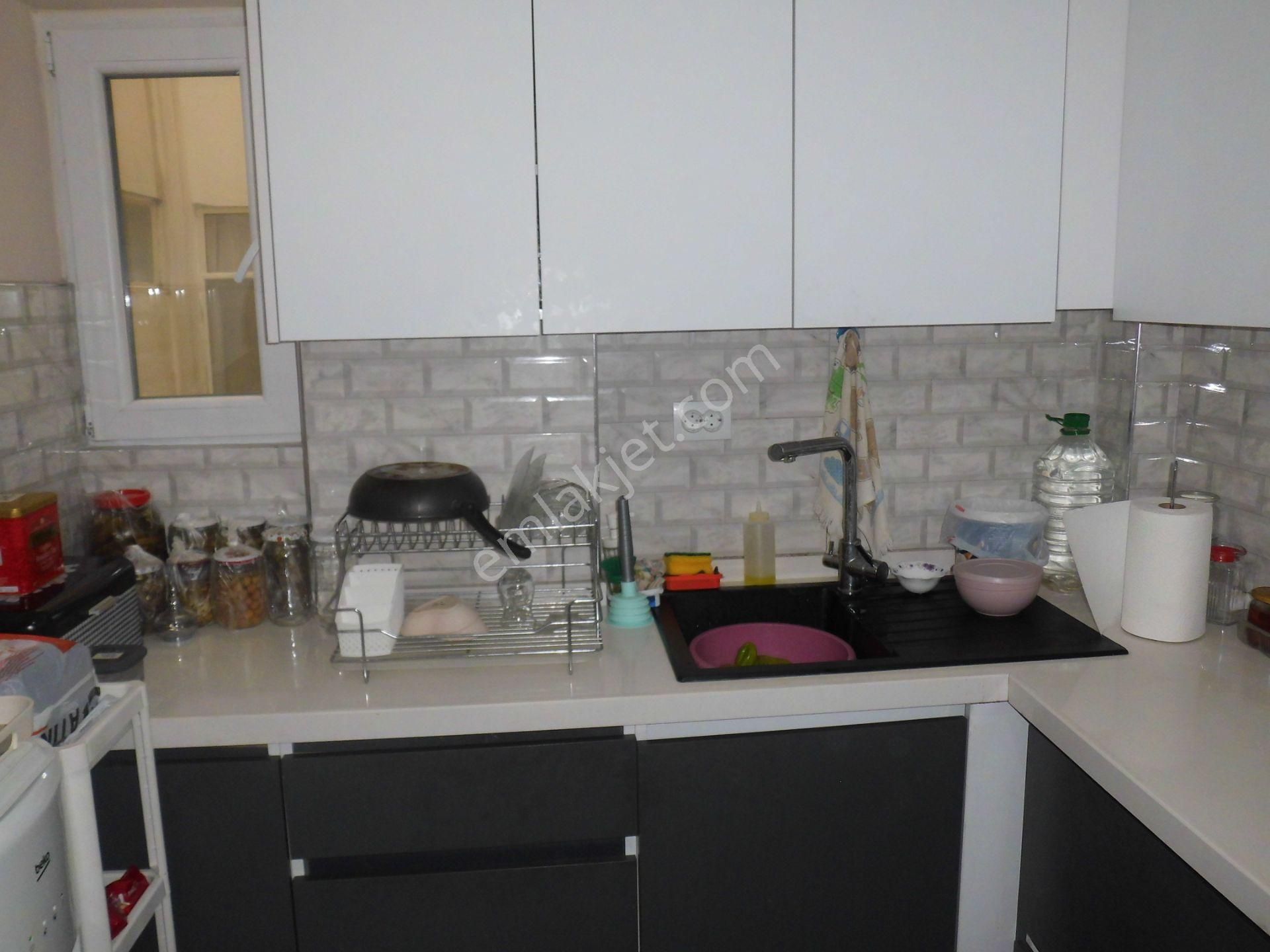 Nalbantoğlunda Ara Kat Satılı Çift Cepheli Daire - Görsel 13