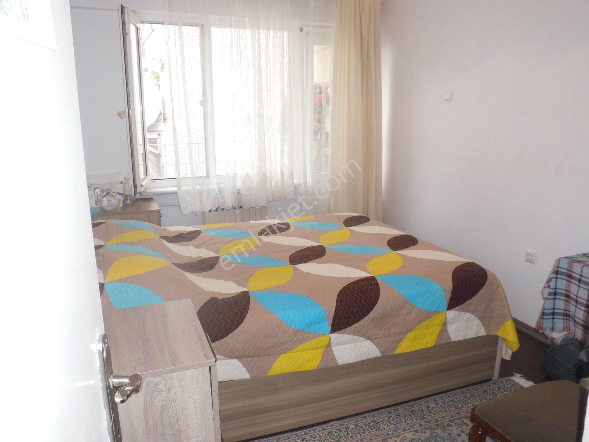 Nalbantoğlunda Ara Kat Satılı Çift Cepheli Daire - Görsel 21