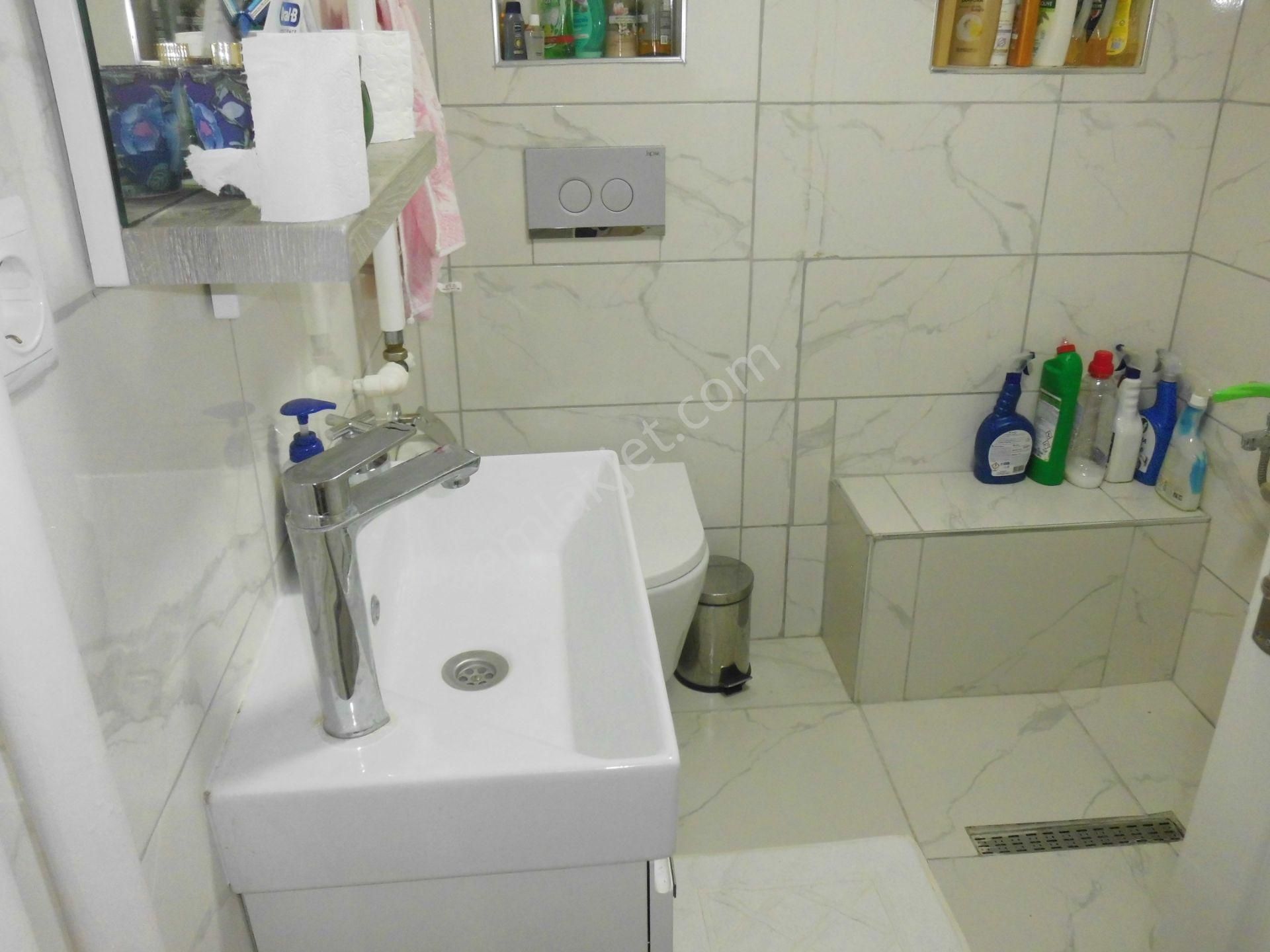 Nalbantoğlunda Ara Kat Satılı Çift Cepheli Daire - Görsel 17