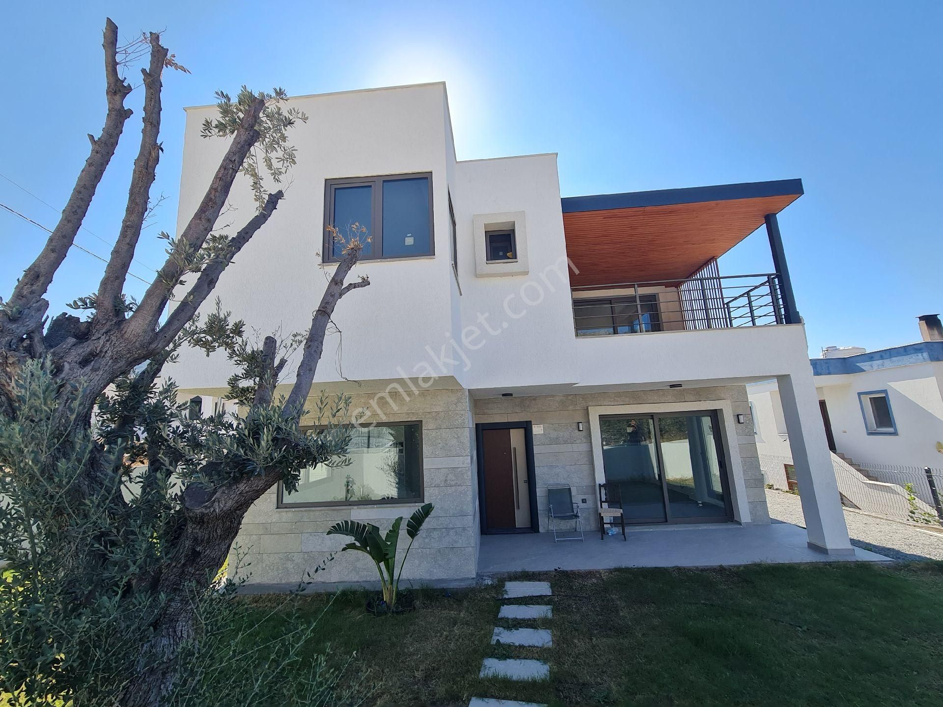 Bodrum Gündoğan Satılık Villa Gündoğan'da 3+1 Sıfır Deniz Manzaralı Villa!