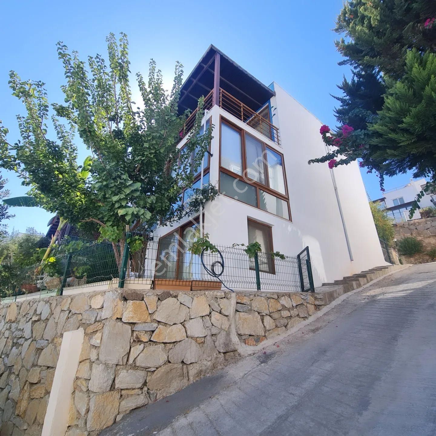 Bodrum Gündoğan Satılık Villa Gündoğan Kızılburun'da Site İçinde Satılık Ev!!