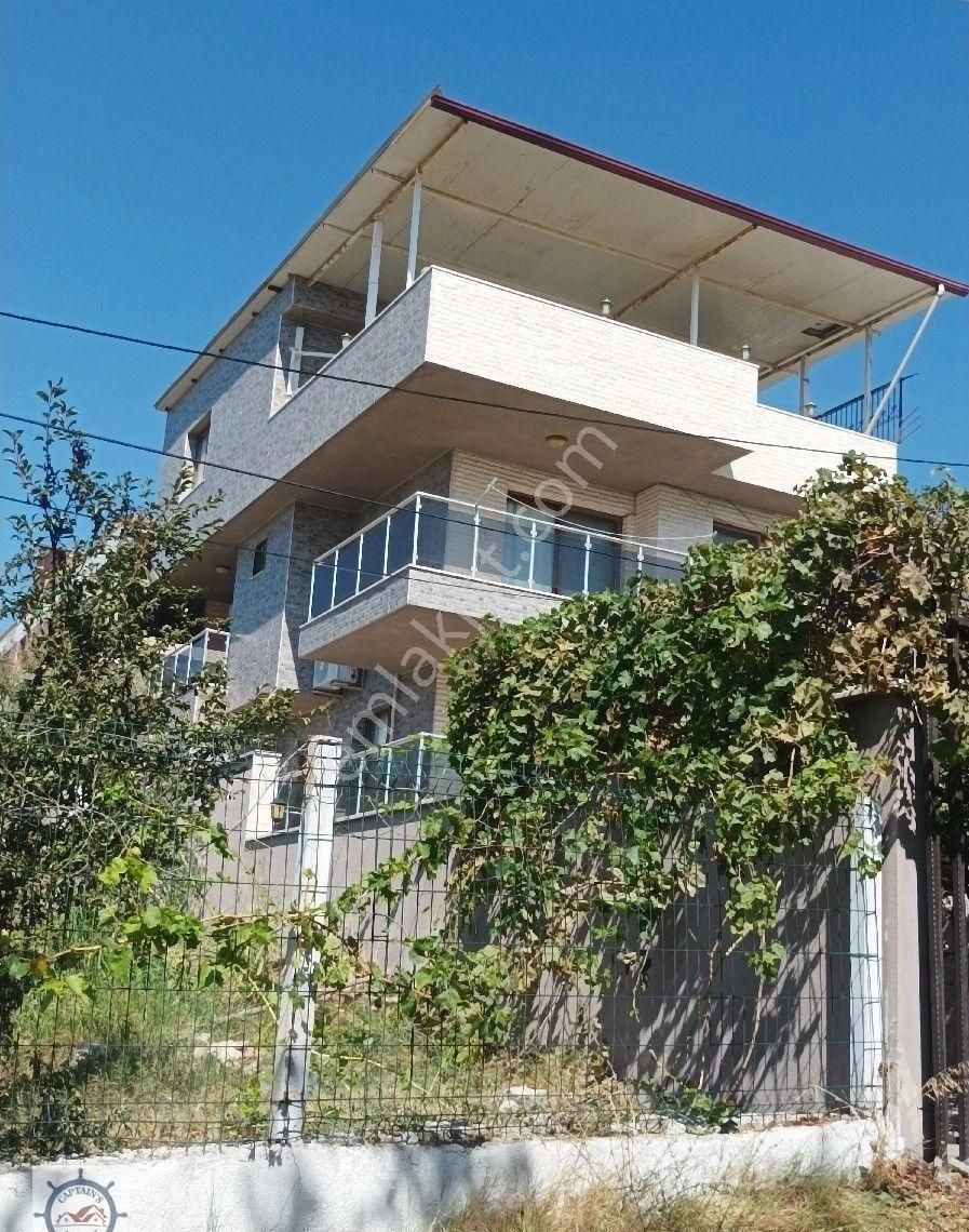 Kuşadası Yaylaköy Satılık Müstakil Ev KUŞADASI YAYLAKÖYDE TRİPLEX 6+1 MÜSTAKİL VİLLA