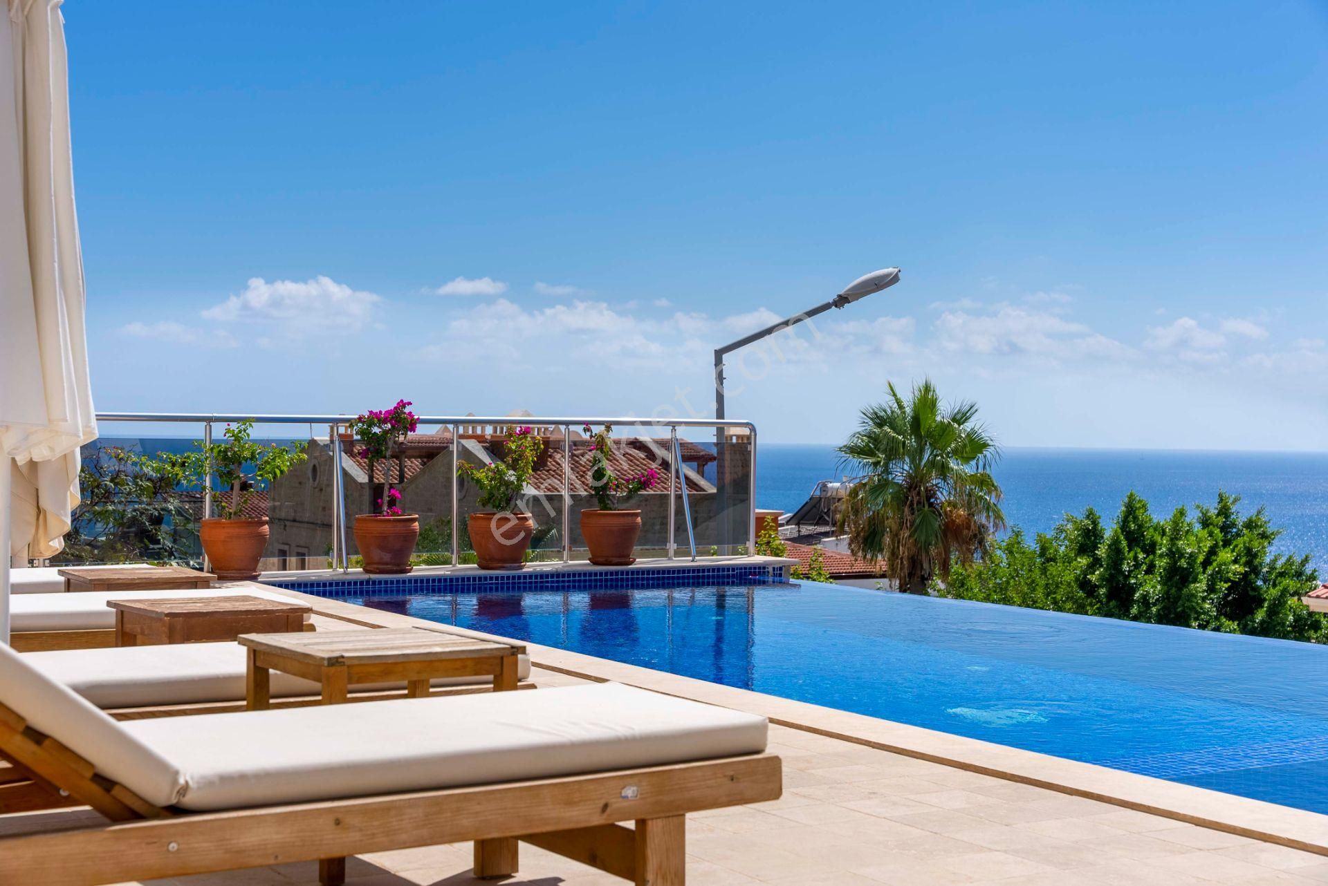 Kaş Kalkan Satılık Villa  KALKAN KALAMAR 'DA 4+2 DENİZE 150 MT MESAFEDE VİLLA