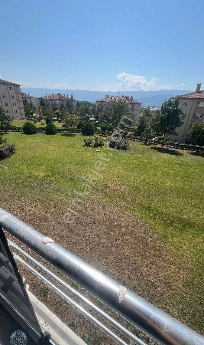 Niksar Bahçelievler Kiralık Daire TOMRİS HATUN GAYRİMENKUL EMLAK'TAN KİRALIK DAİRE