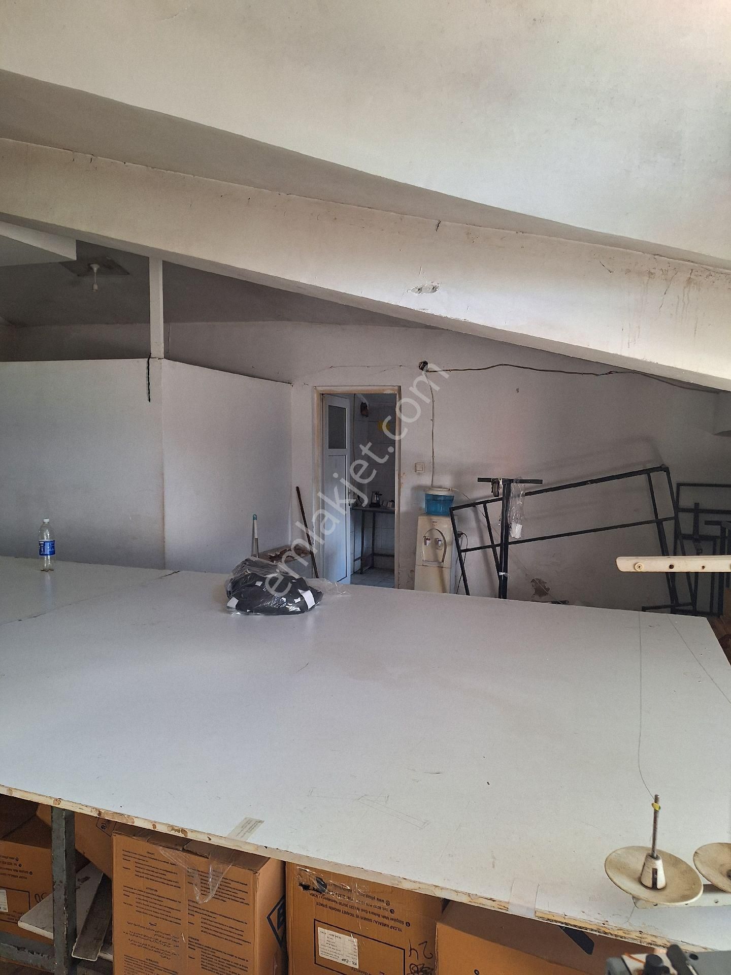 Satılık İş Hanı Katı Kullanım Alanı Ferah Tavan Yapısı Meyilli Betan Hasır İmalatı Uygun - Görsel 2