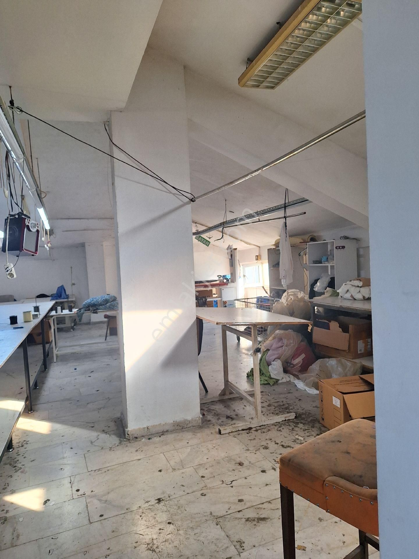 Satılık İş Hanı Katı Kullanım Alanı Ferah Tavan Yapısı Meyilli Betan Hasır İmalatı Uygun - Görsel 7