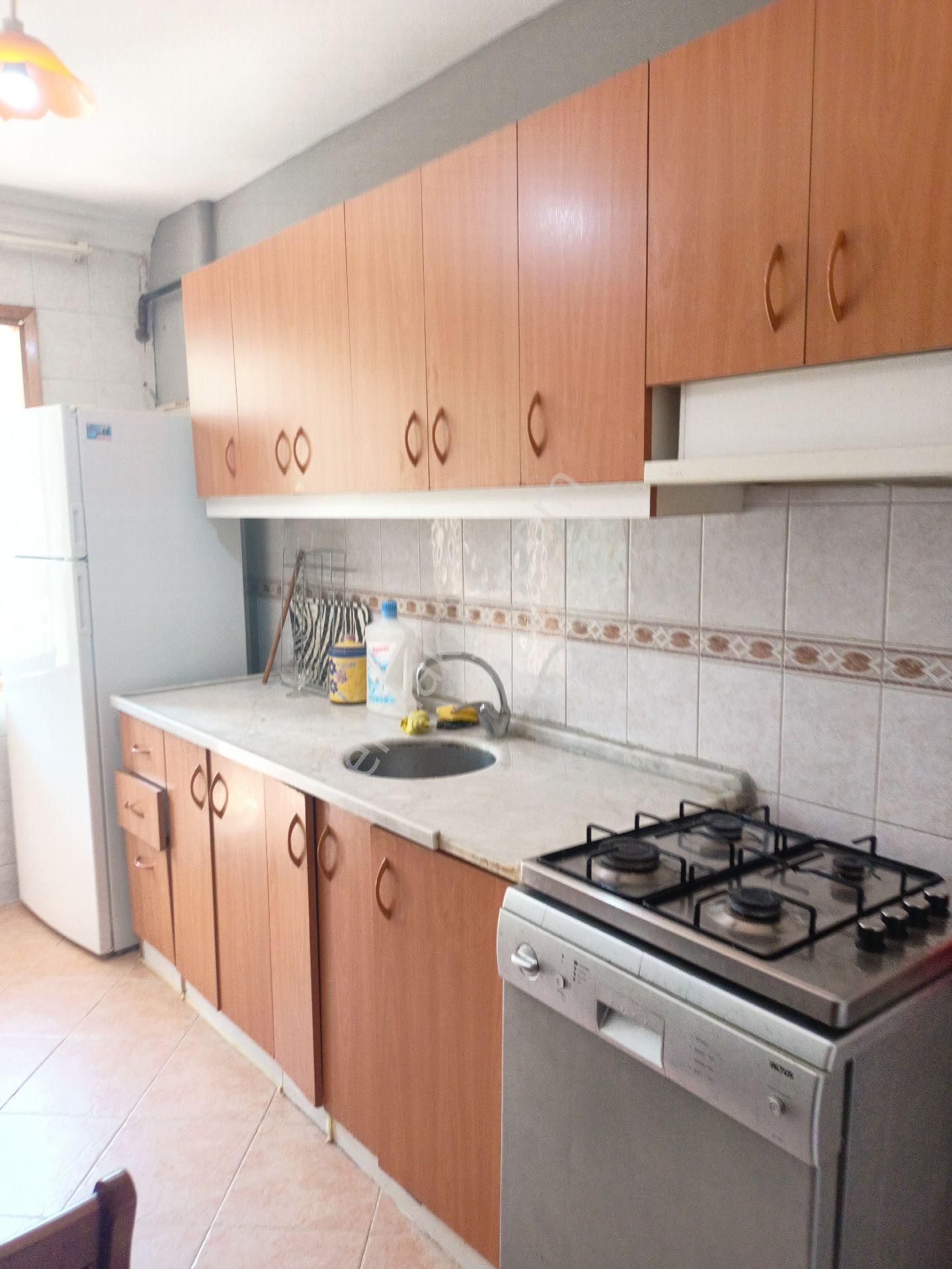 Buca Dumlupınar Kiralık Daire BUCA YAYLACİK TA TEMİZ UNUVERSTE YAKİNİ BAKİMLİ NECLADAN KİRALİKTİR 