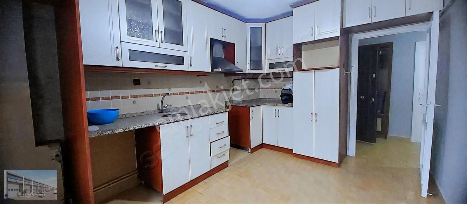 Adapazarı Orta Satılık Daire ÇARŞI MERKEZİNDE TURAN CADDESİNE CEPHE 147 M² 3+1 DAİRE