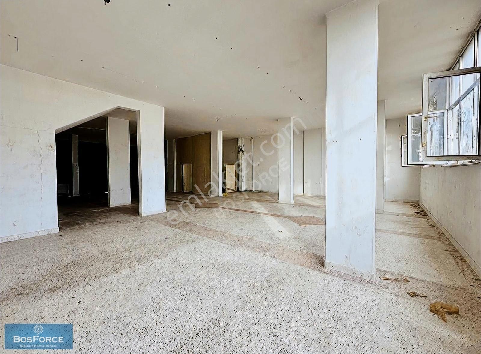 Üsküdar Küplüce Kiralık Dükkan & Mağaza KÜPLÜCE'DE 220 M2 KULLANIMLI TEK KAT KİRALIK DÜKKAN