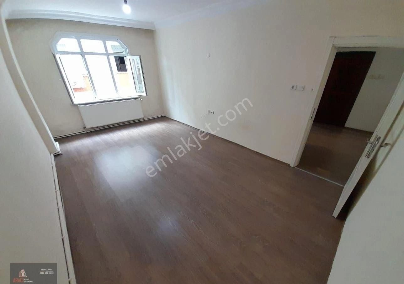 Esenler Davutpaşa Kiralık Daire ARACI EMLAK'DAN 1. KAT 2+1 ÜNİV. B KAPISI YAKINI 90M2 KİRALIK DAİRE