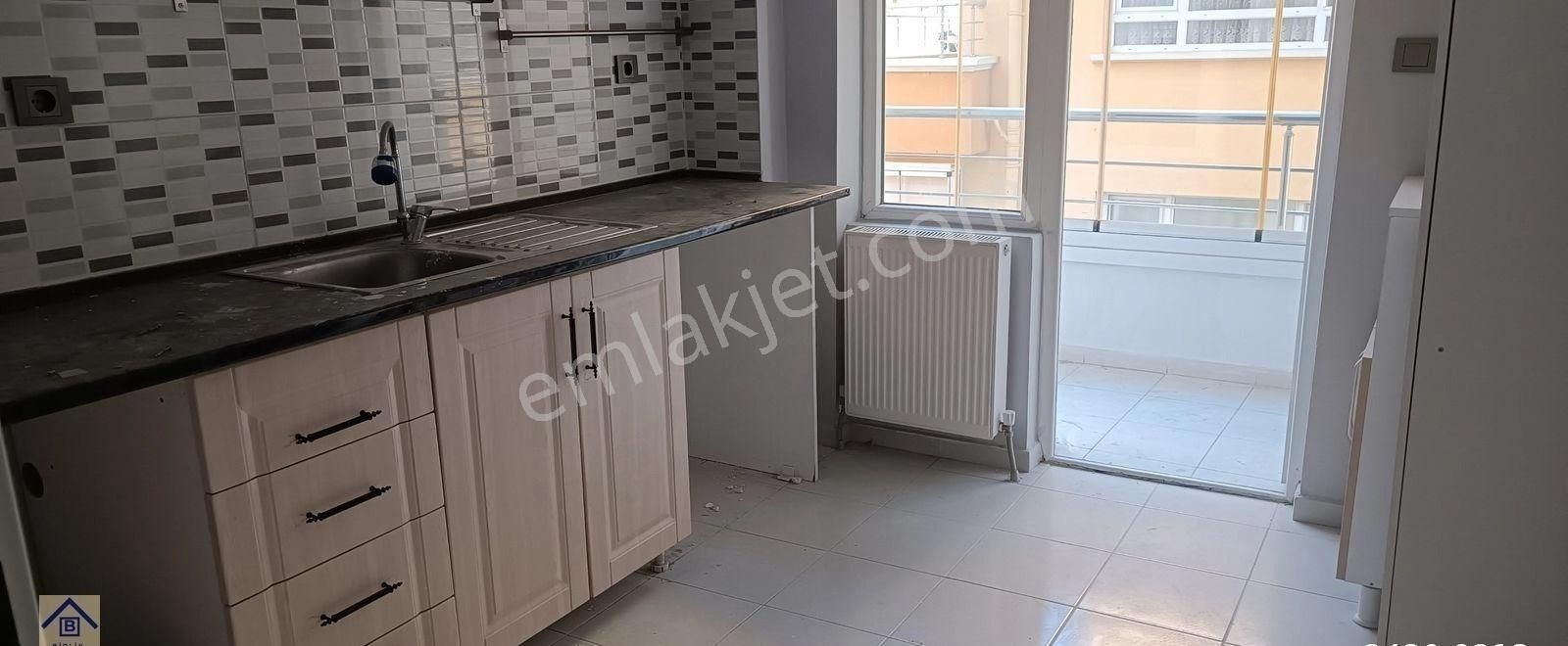 Çankaya Kırkkonaklar Satılık Daire ŞEMSETTİN GÜNALTAY CD'SİNE 2 BİNA,2+1,TERASLI Y.GİRİŞ KONUMUNDA 80 M2,KOMBİLİ,2 BALKONLU